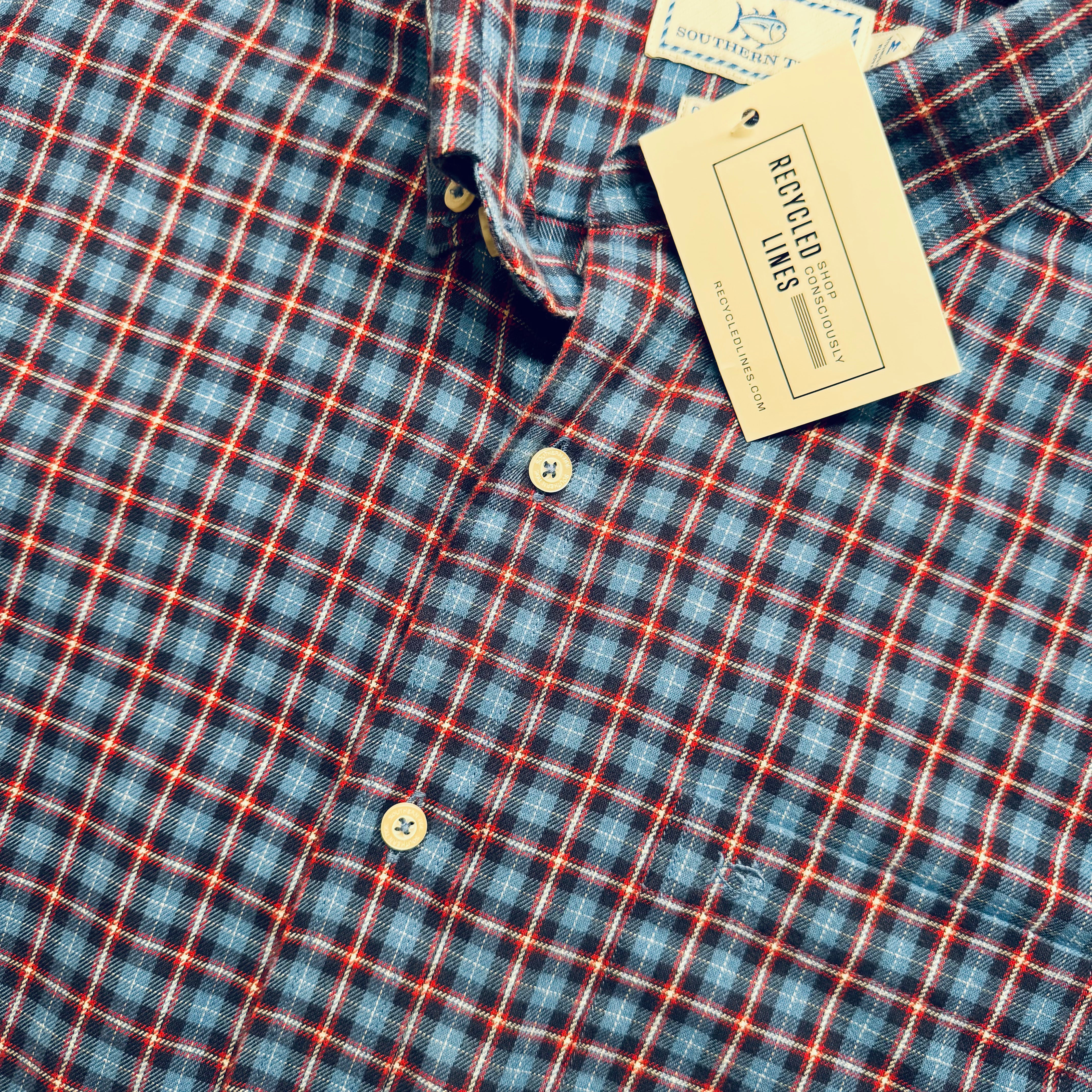 Southern Tide Button Down, Blue/Red Mens Size M in excellent condition — Recycled Lines, Fairfield CT | Premium Sustainable Consignment