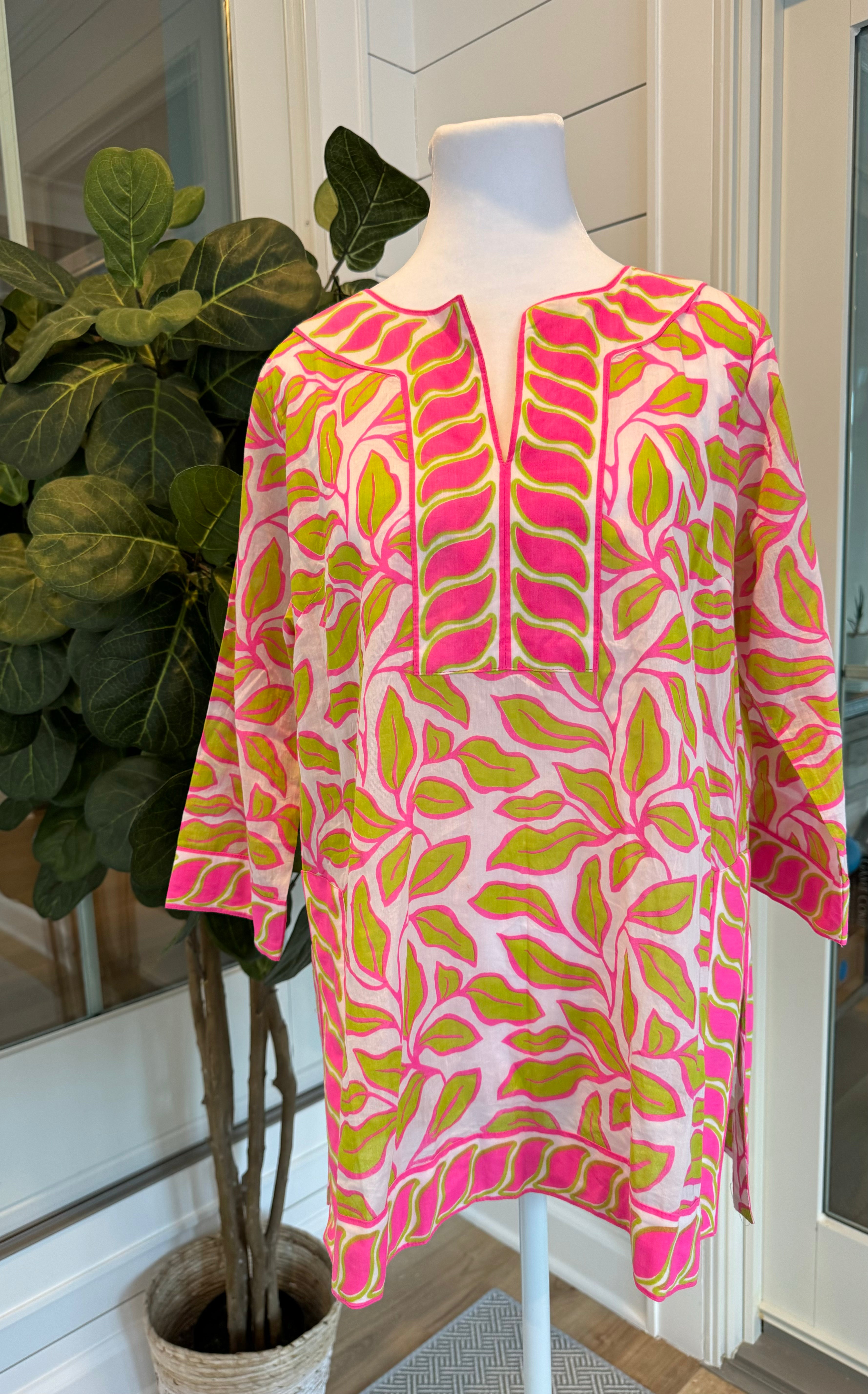 Gretchen Scott Tunic, Pink/Lime Womens Size M in excellent condition — Recycled Lines, Fairfield CT | Premium Sustainable Consignment