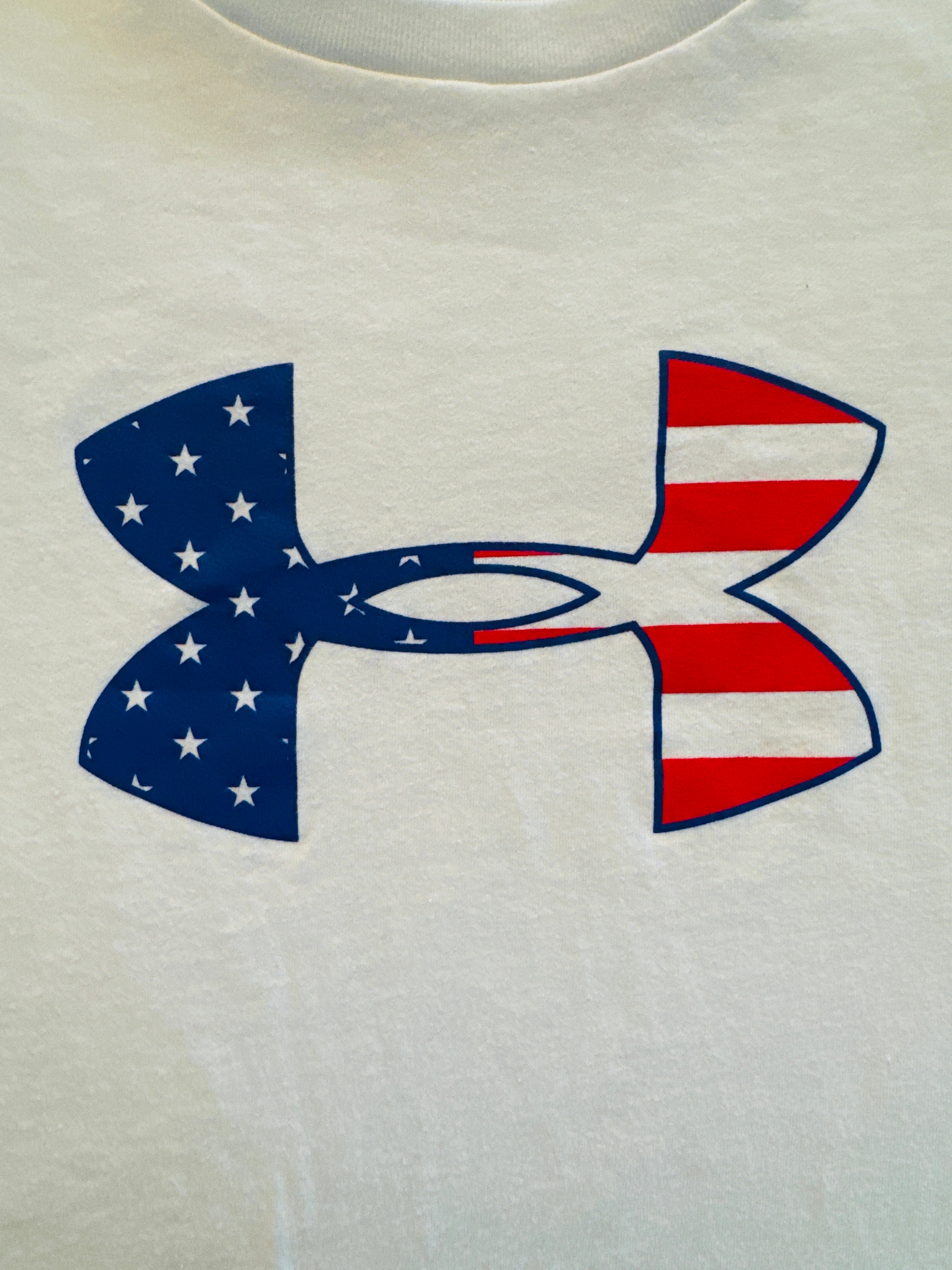 Under Armour USA Shirt, White Boys Size L in excellent condition — Recycled Lines, Fairfield CT | Premium Sustainable Consignment