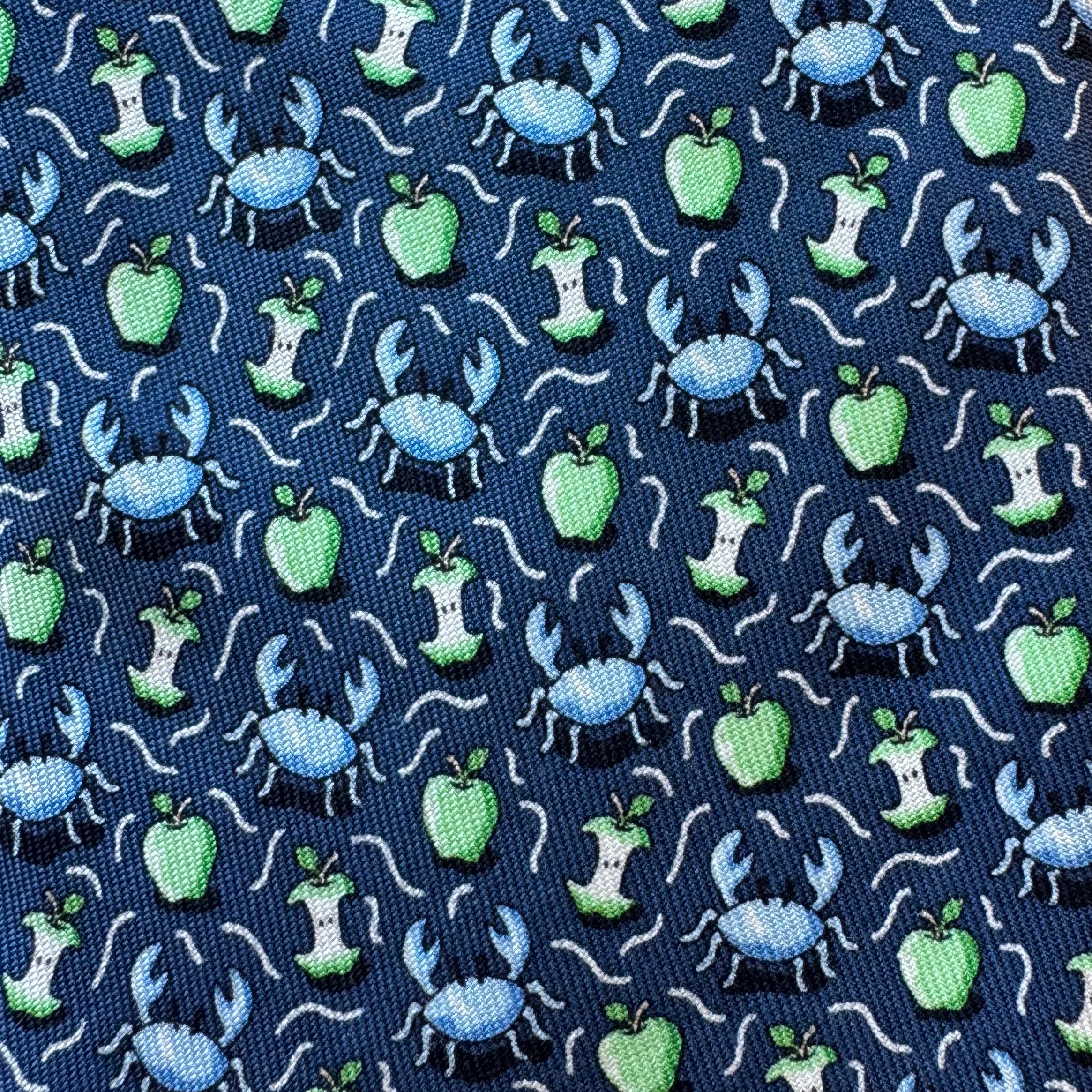 Vineyard Vines Crab Apple Tie, Blue Boys in excellent condition — Recycled Lines, Fairfield CT | Premium Sustainable Consignment