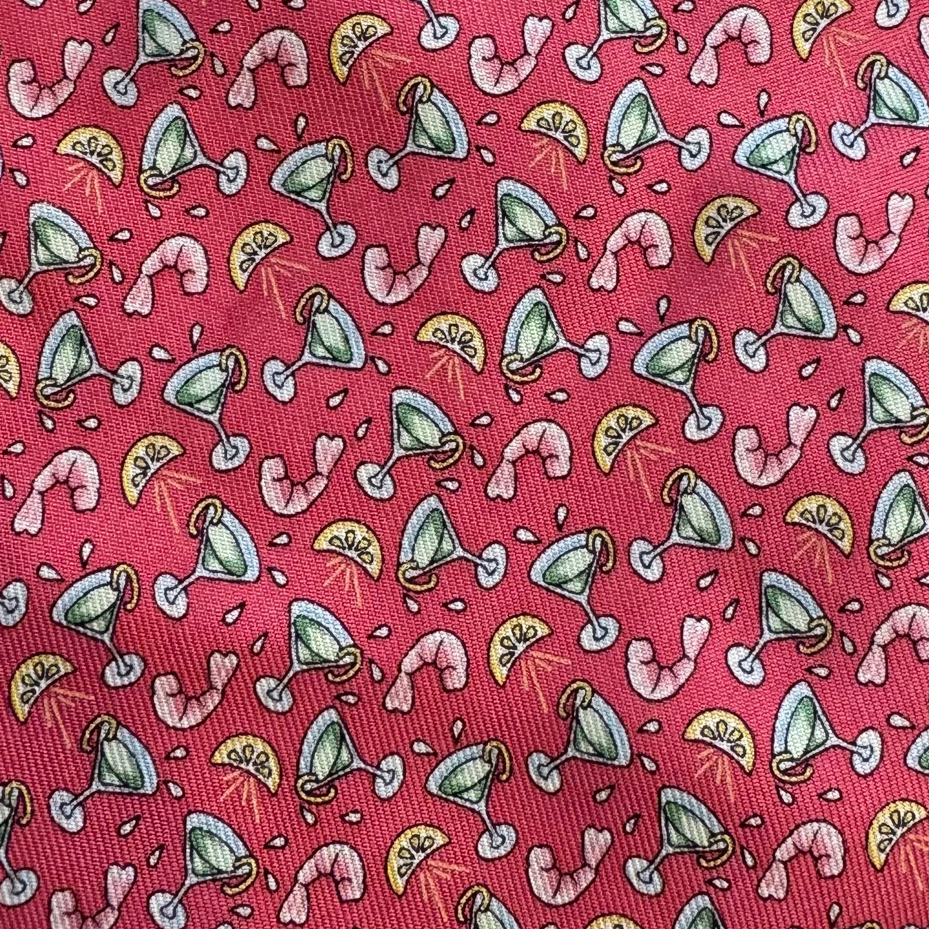 Vineyard Vines Shrimp Cocktail Tie, Salmon Mens in excellent condition — Recycled Lines, Fairfield CT | Premium Sustainable Consignment