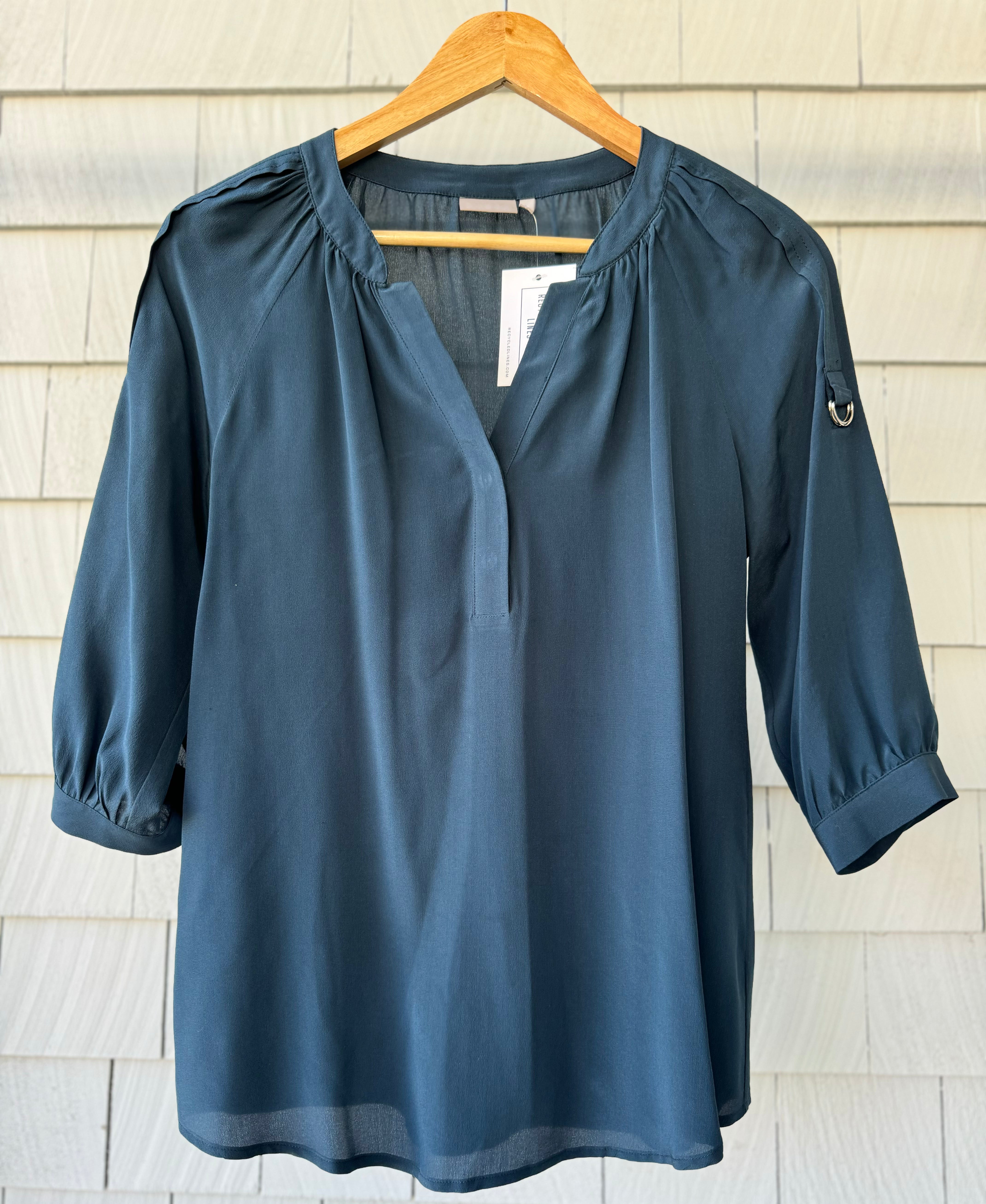 Ellie Kai Blouse, Navy Womens Size 0 in excellent condition — Recycled Lines, Fairfield CT | Premium Sustainable Consignment