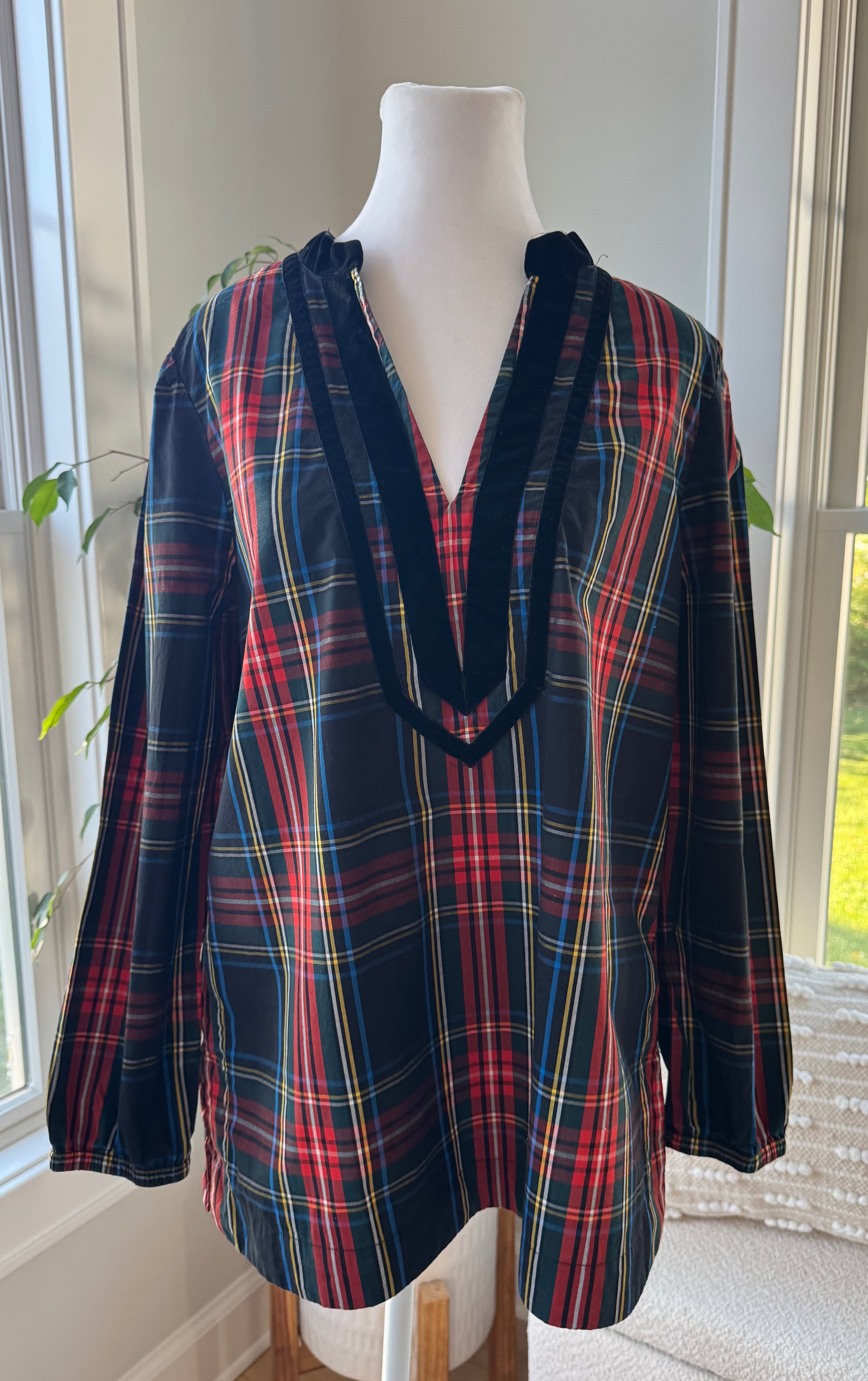 J.Crew Velvet Trim Tartan Tunic, Black/Red Womens Size M in excellent condition — Recycled Lines, Fairfield CT | Premium Sustainable Consignment