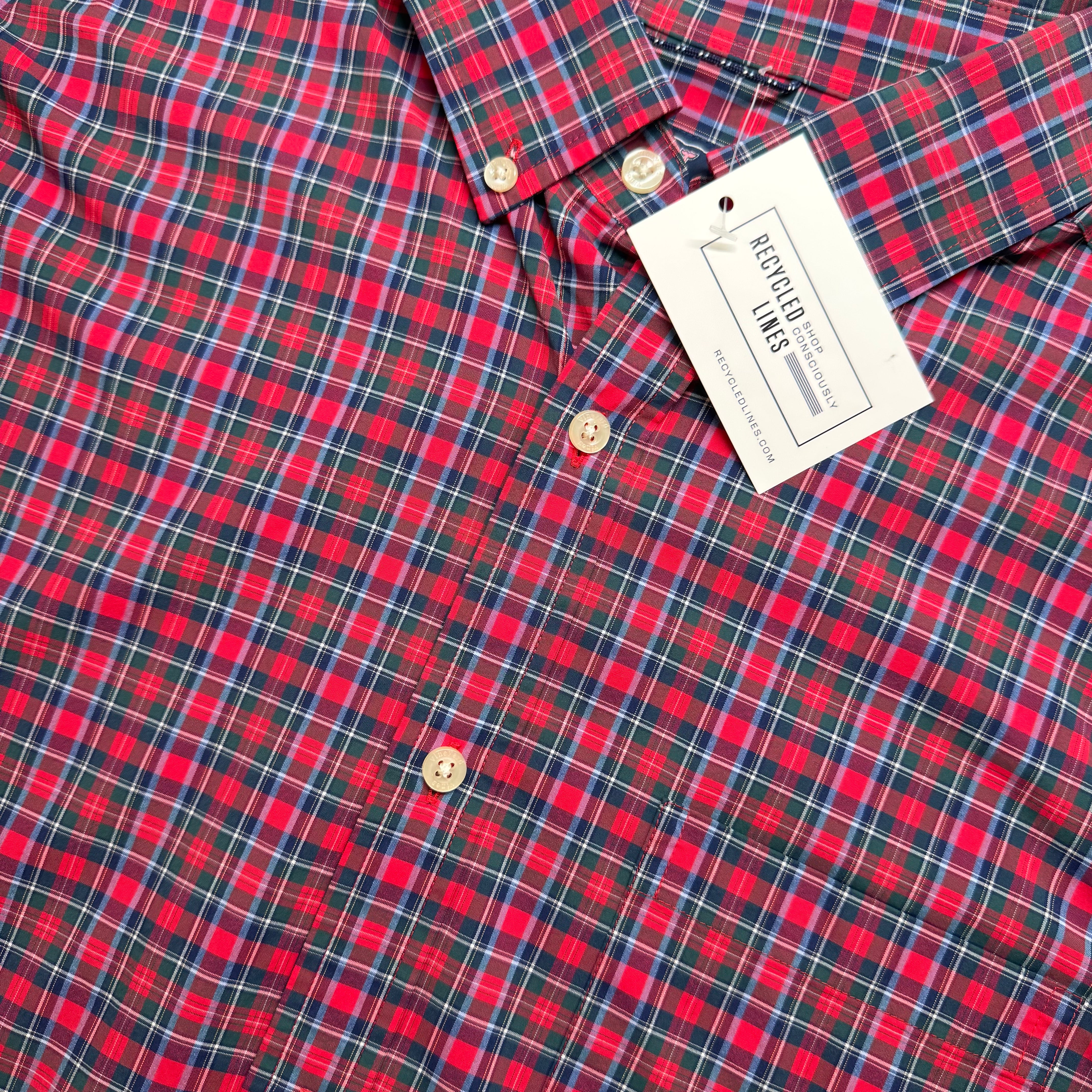 Vineyard Vines Performance Button Down, Red/Green Mens Size M in excellent condition — Recycled Lines, Fairfield CT | Premium Sustainable Consignment