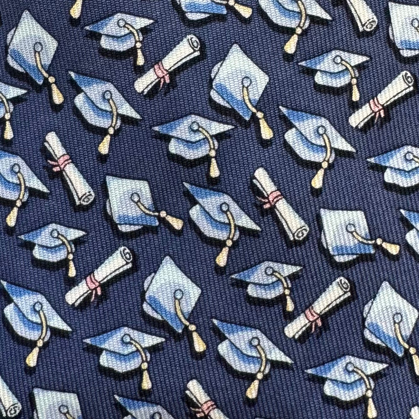 Vineyard Vines Graduation Tie, Blue Boys in excellent condition — Recycled Lines, Fairfield CT | Premium Sustainable Consignment