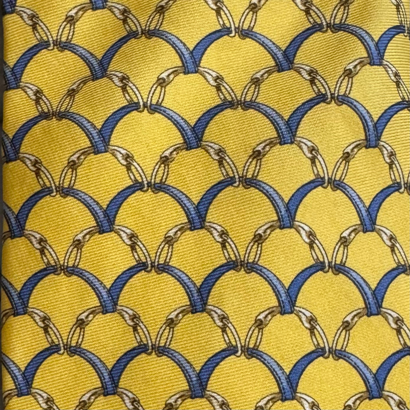 Brooks Brothers Chain Link Tie, Yellow/Blue Mens in excellent condition — Recycled Lines, Fairfield CT | Premium Sustainable Consignment