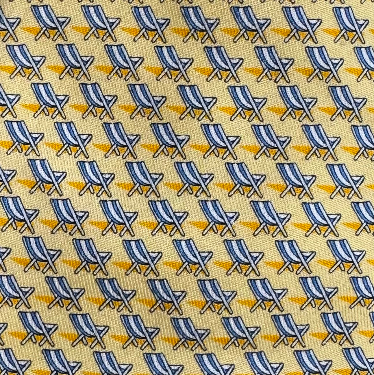 Vineyard Vines Beach Chair Tie, Yellow Mens in excellent condition — Recycled Lines, Fairfield CT | Premium Sustainable Consignment
