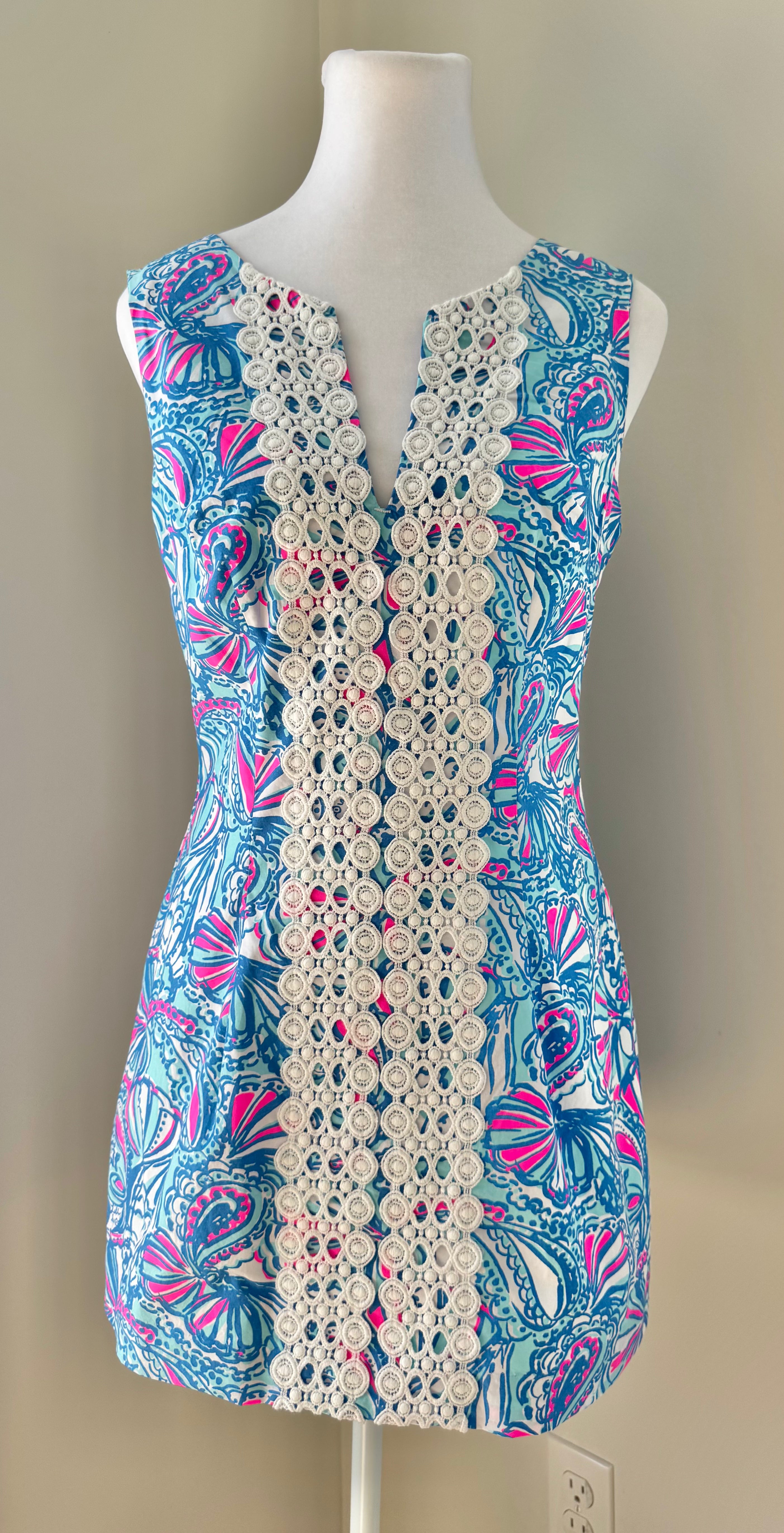 Lilly Pulitzer for Target Dress, Blue/Pink Womens Size 8 in excellent condition — Recycled Lines, Fairfield CT | Premium Sustainable Consignment