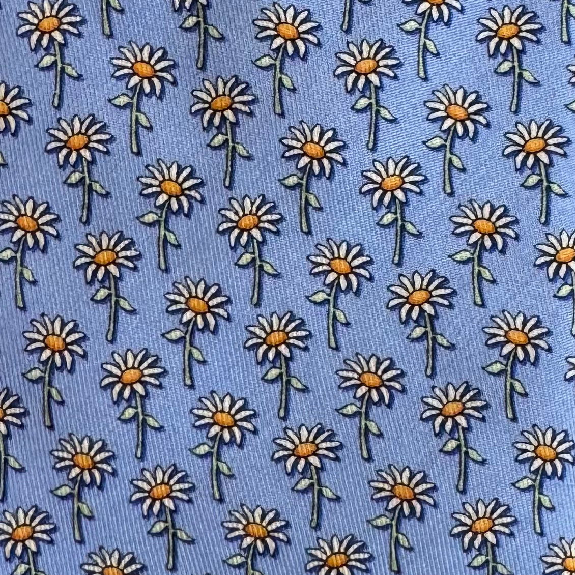 Vineyard Vines Daisy Tie, Blue Mens in excellent condition — Recycled Lines, Fairfield CT | Premium Sustainable Consignment