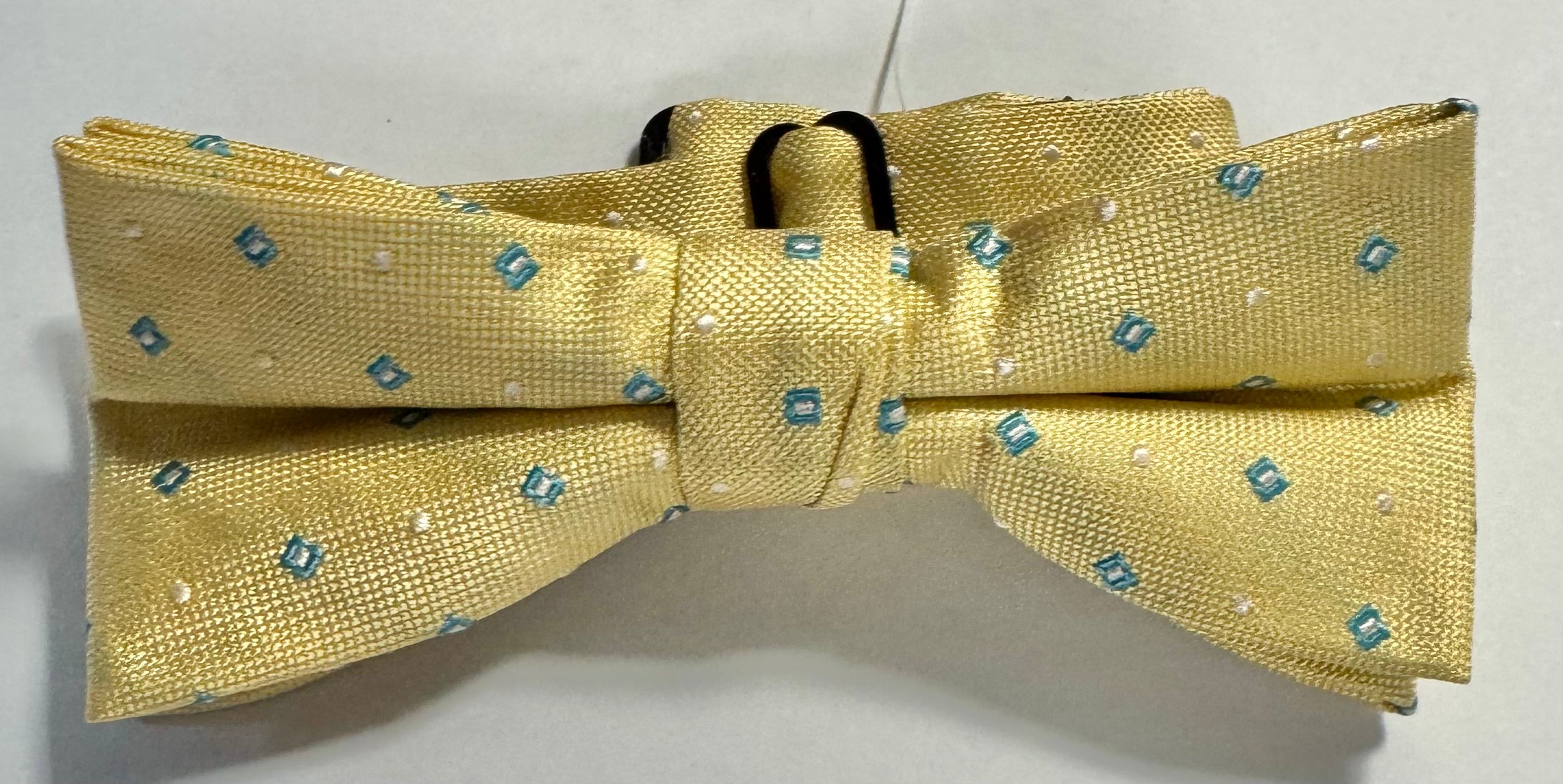 Lord & Taylor Bowtie, Yellow Boys in excellent condition — Recycled Lines, Fairfield CT | Premium Sustainable Consignment