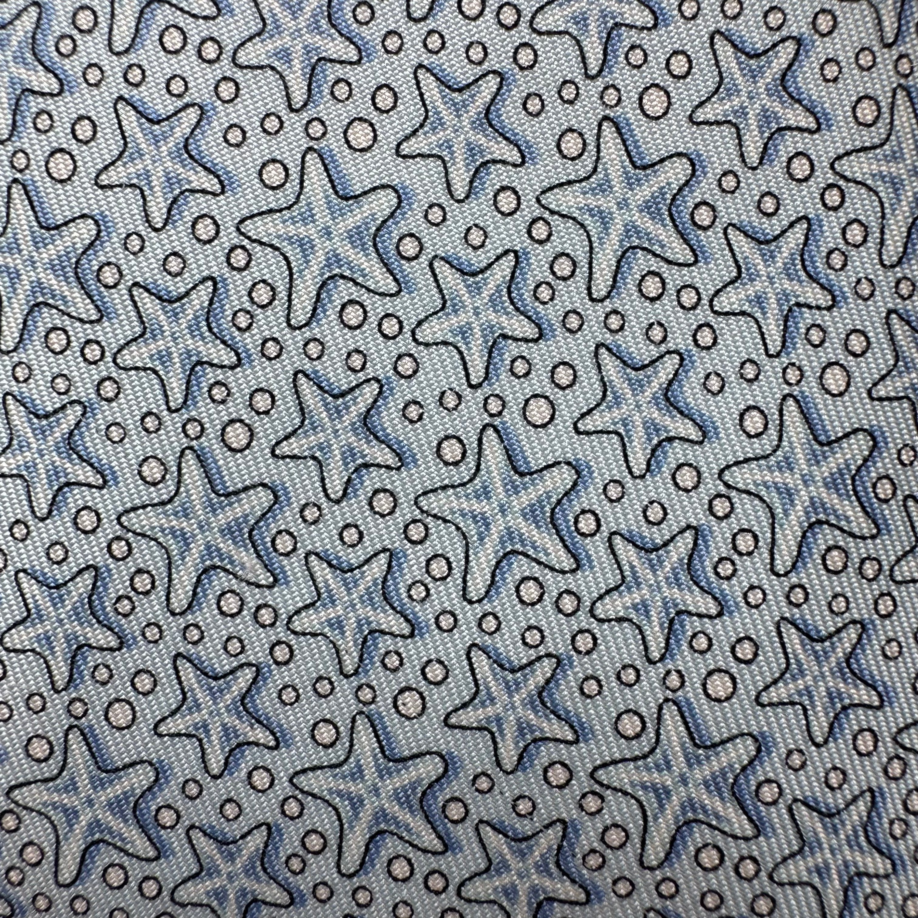 Vineyard Vines Starfish Tie, Pale Blue Boys in excellent condition — Recycled Lines, Fairfield CT | Premium Sustainable Consignment