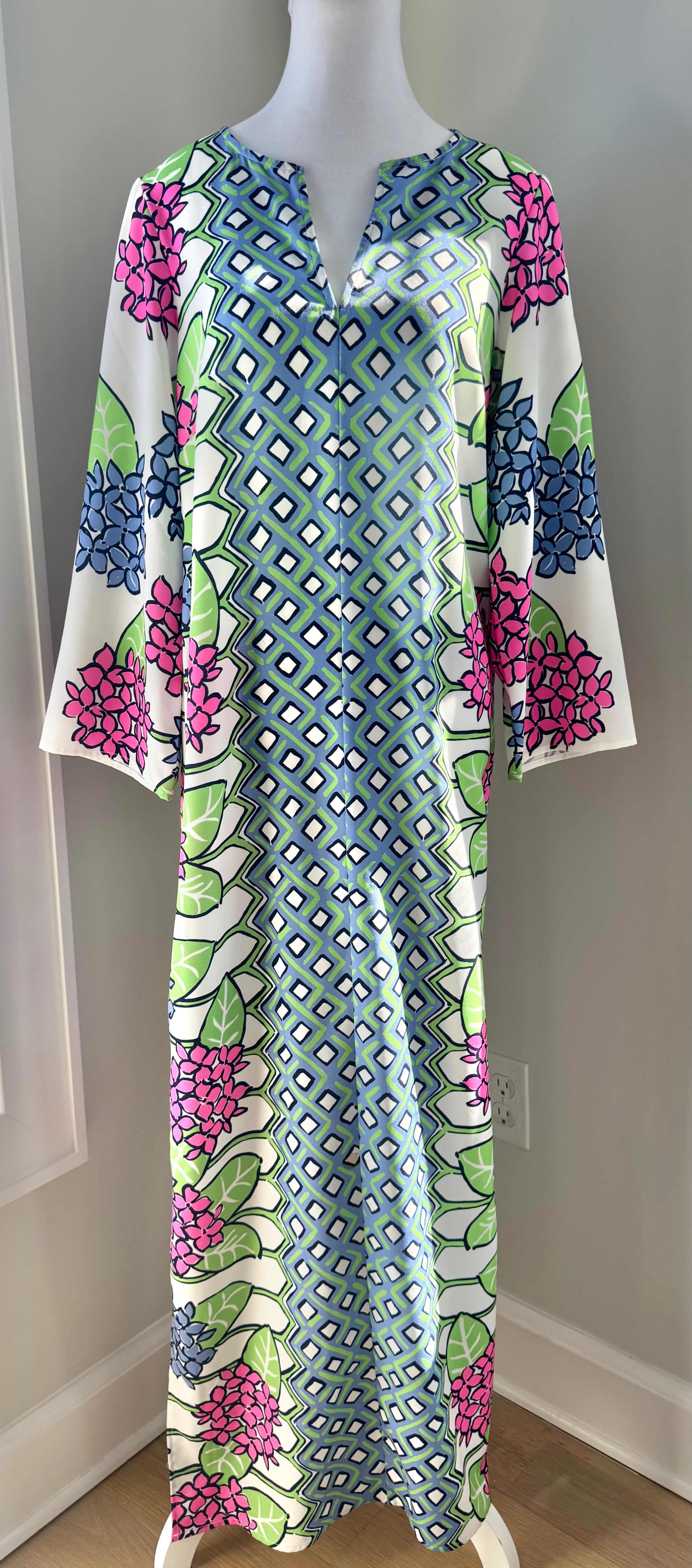 Sail to Sable Floral Caftan, Pink/Green/White Womens Size XS in excellent condition — Recycled Lines, Fairfield CT | Premium Sustainable Consignment