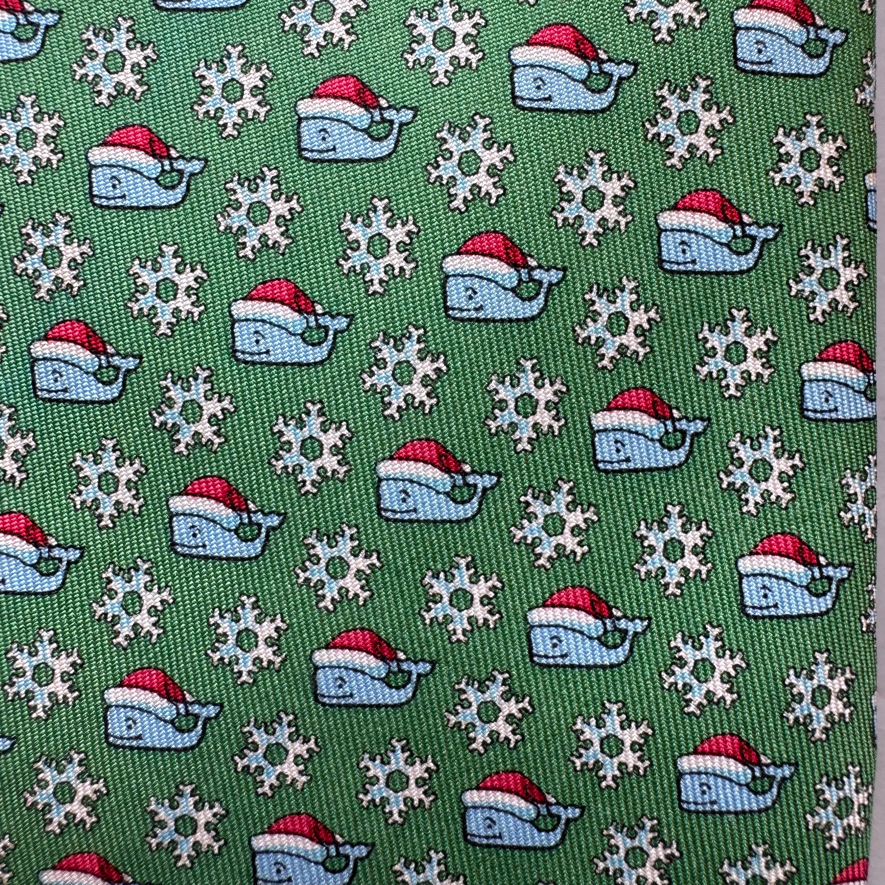Vineyard Vines Santa Whale Tie, Green Boys in excellent condition — Recycled Lines, Fairfield CT | Premium Sustainable Consignment
