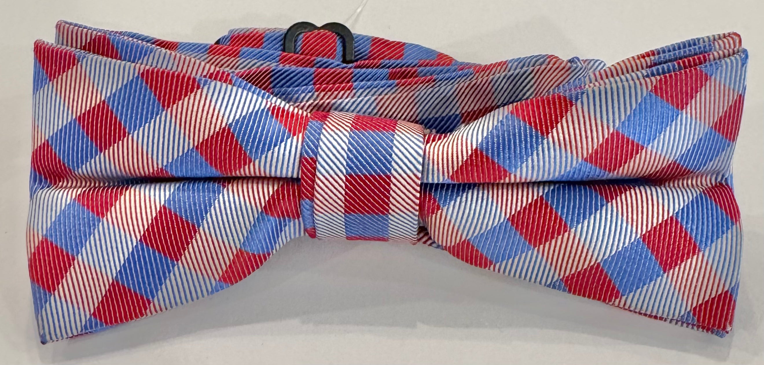 Lord & Taylor Bowtie, Blue/Red Boys in excellent condition — Recycled Lines, Fairfield CT | Premium Sustainable Consignment