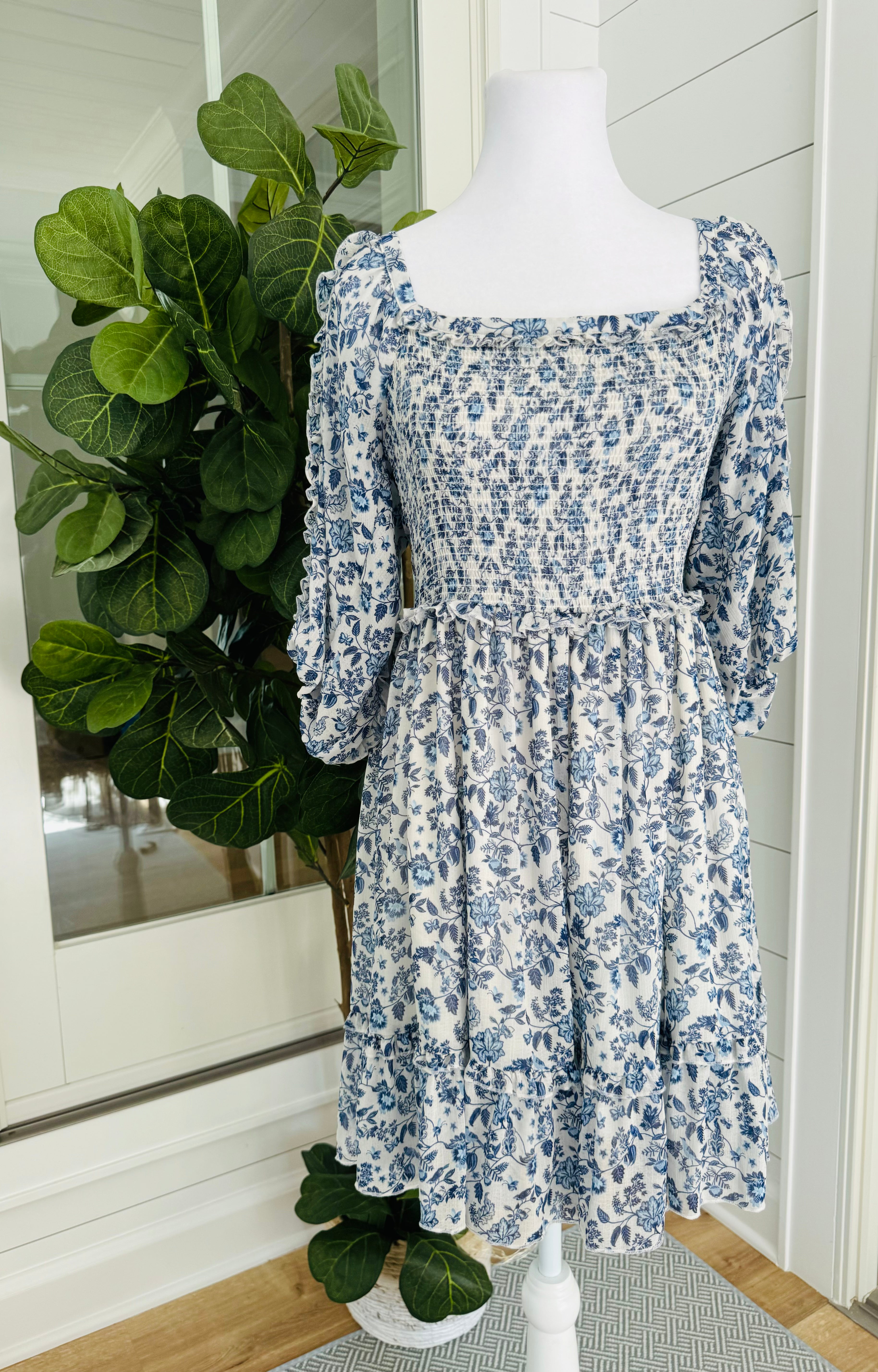 Super Natural by Secret Mission Dress, Blue Floral Womens Size M in excellent condition — Recycled Lines, Fairfield CT | Premium Sustainable Consignment