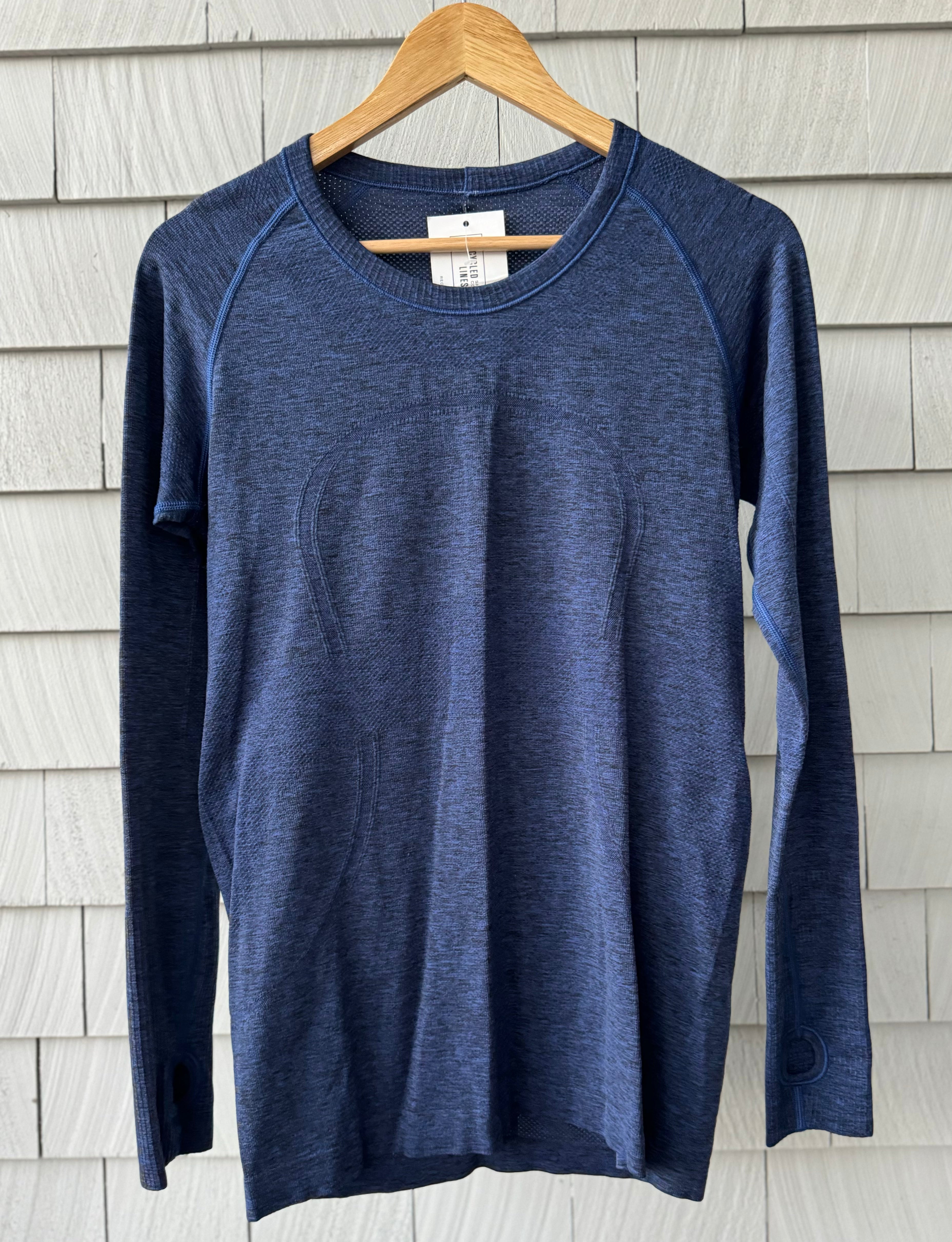 Lululemon Long Sleeve Tee, Navy Womens Size 10 in excellent condition — Recycled Lines, Fairfield CT | Premium Sustainable Consignment