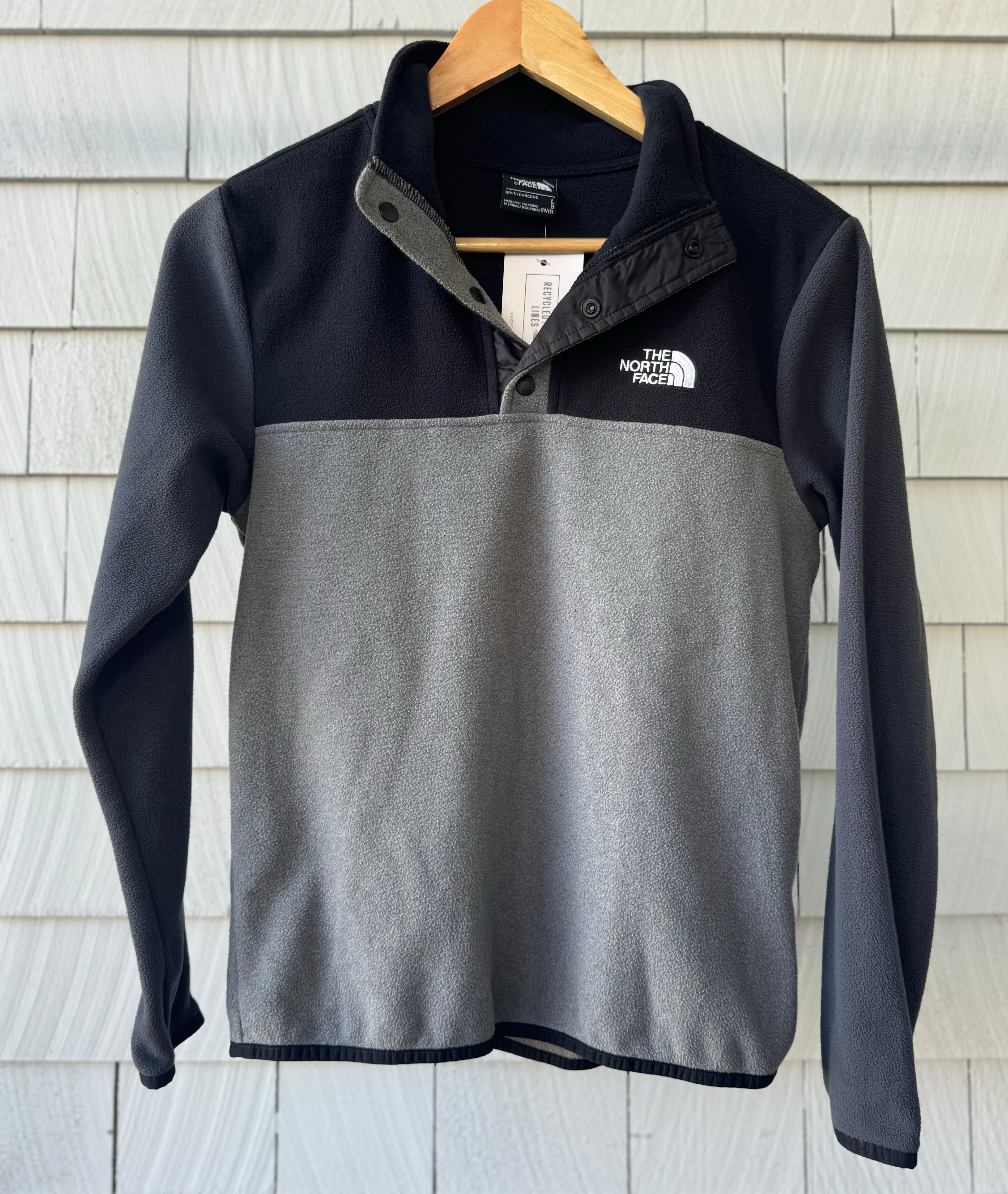 The North Face 1/4 Zip Pullover, Grey Boys Size L in excellent condition — Recycled Lines, Fairfield CT | Premium Sustainable Consignment