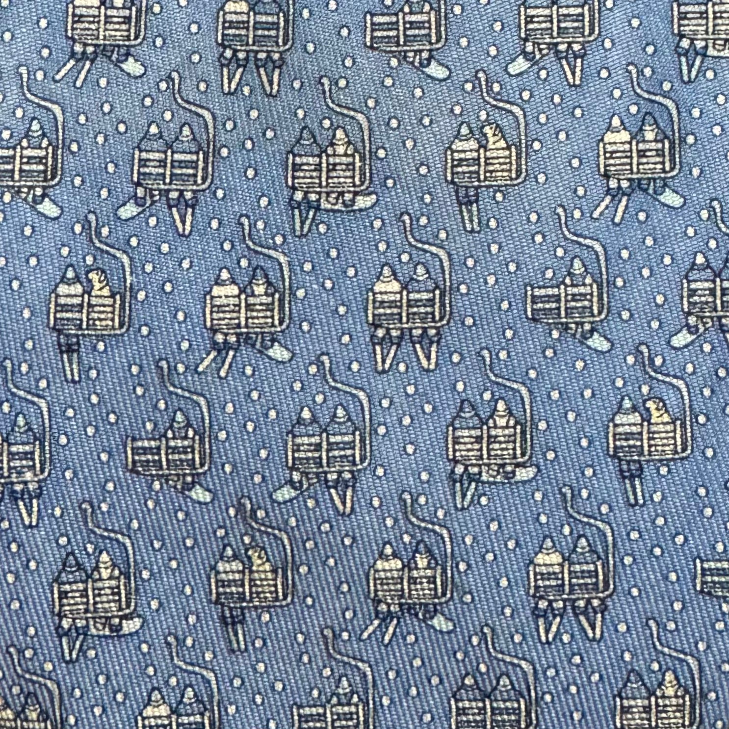 Vineyard Vines Chairlift Tie, Blue Boys in excellent condition — Recycled Lines, Fairfield CT | Premium Sustainable Consignment