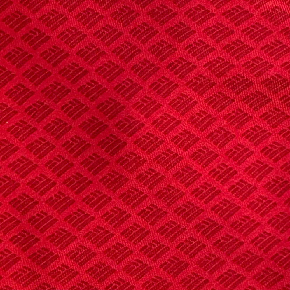 Vineyard Vines Bank of America Tie, Red Mens in excellent condition — Recycled Lines, Fairfield CT | Premium Sustainable Consignment