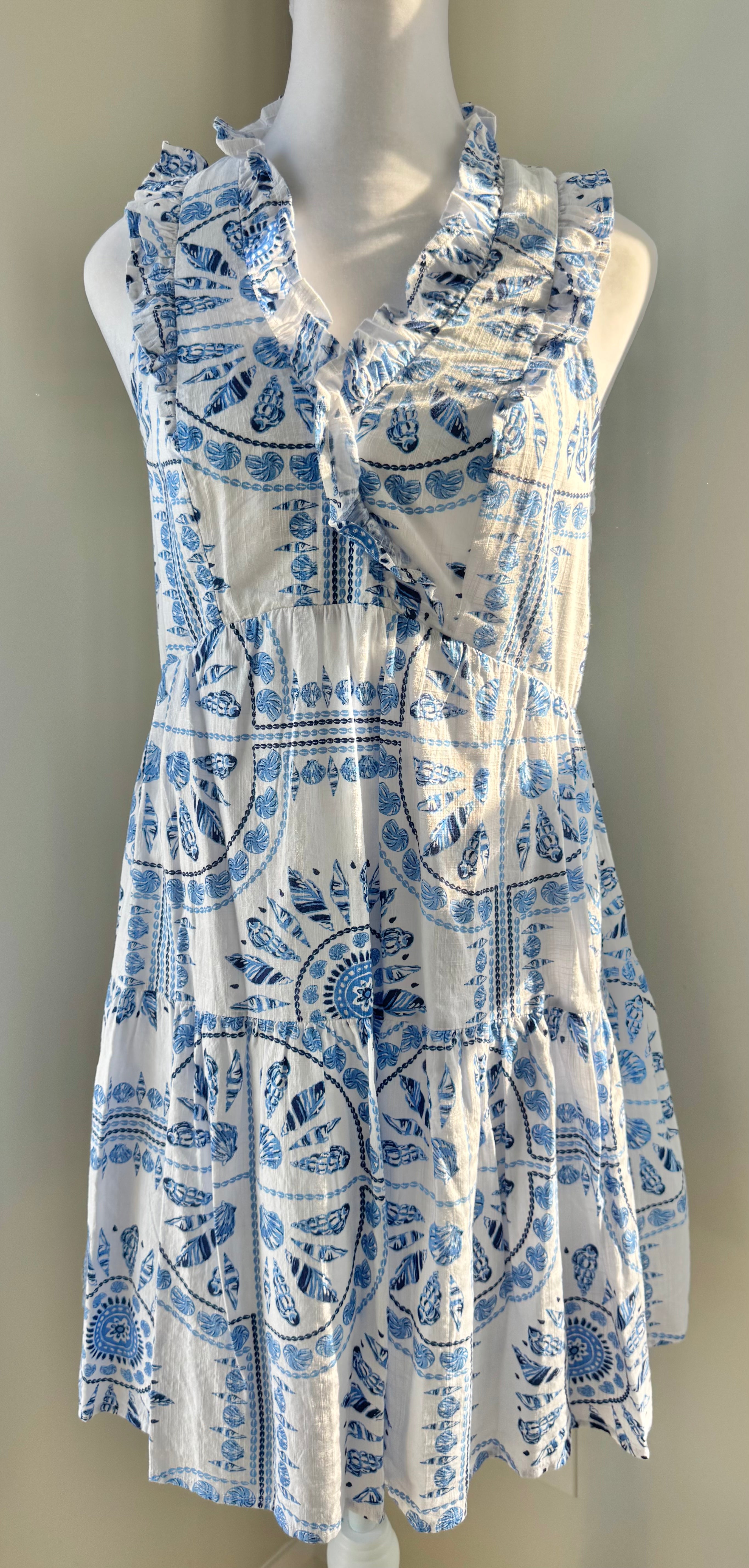 Vineyard Vines Seashell Dress, White/Blue Womens Size XS in excellent condition — Recycled Lines, Fairfield CT | Premium Sustainable Consignment