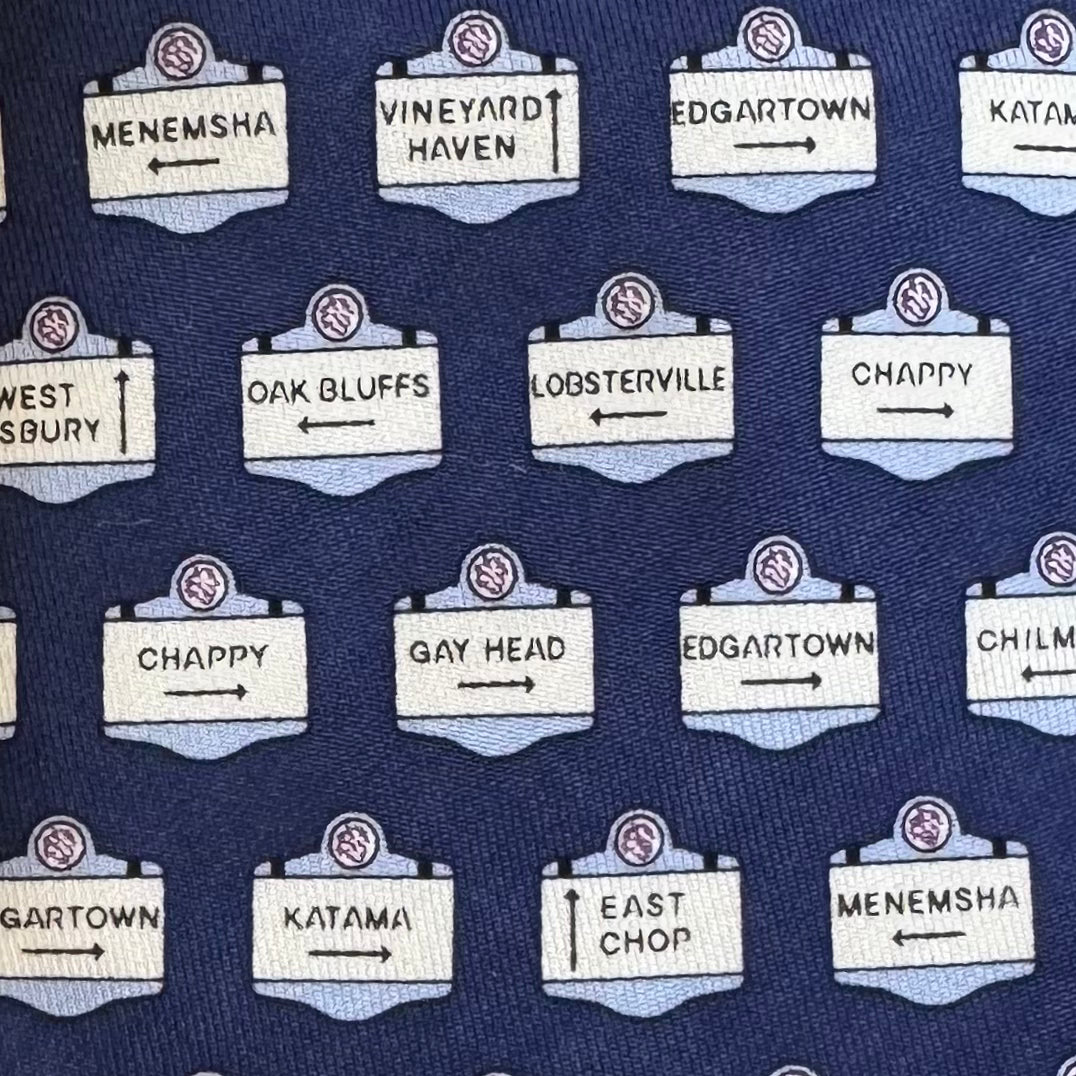 Vineyard Vines NWT Martha's Vineyard Tie, Navy Mens in new with tags — Recycled Lines, Fairfield CT | Premium Sustainable Consignment