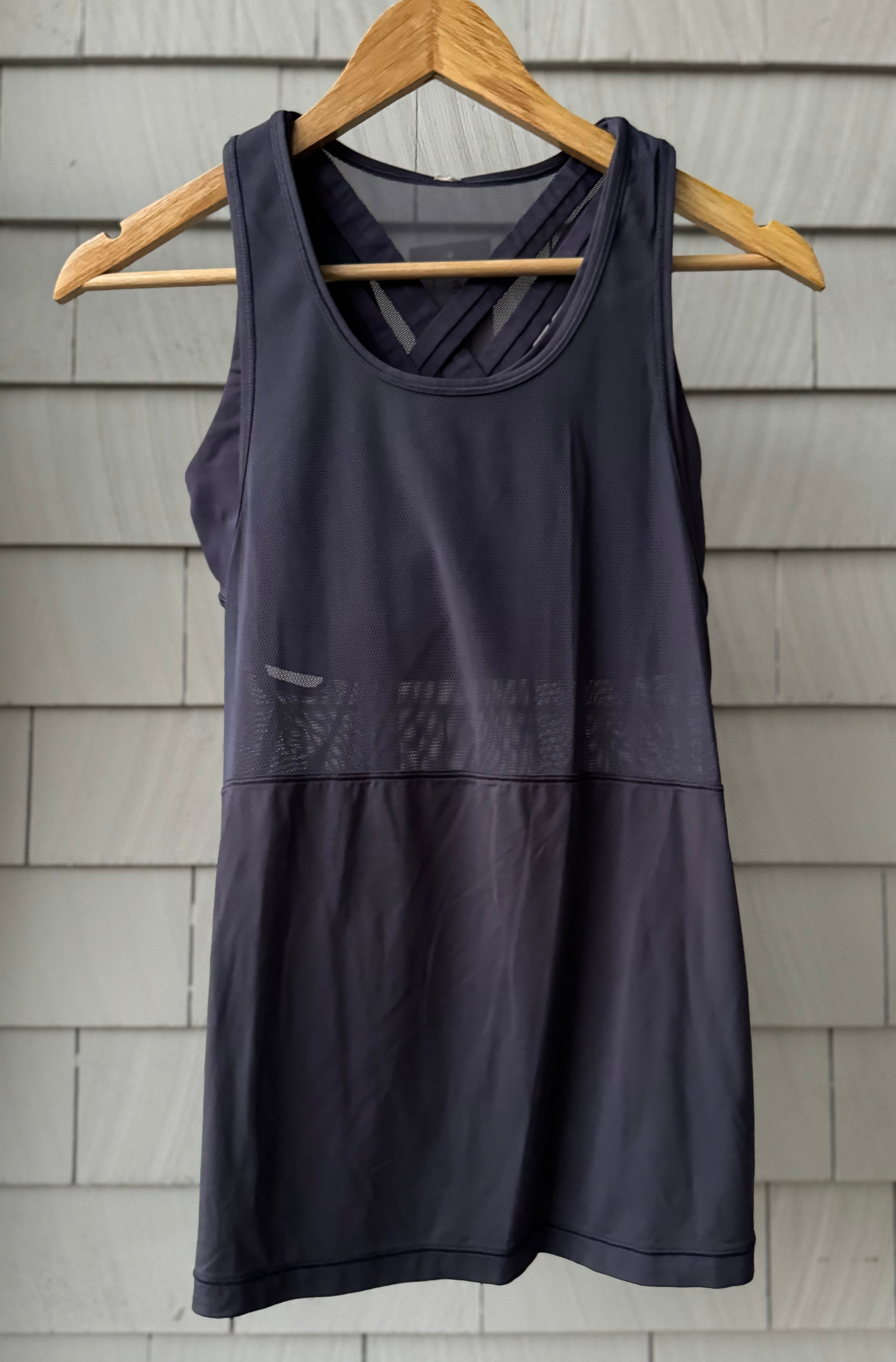 Lululemon Tank Top w/ Built In Bra, Eggplant Womens Size 6 in excellent condition — Recycled Lines, Fairfield CT | Premium Sustainable Consignment