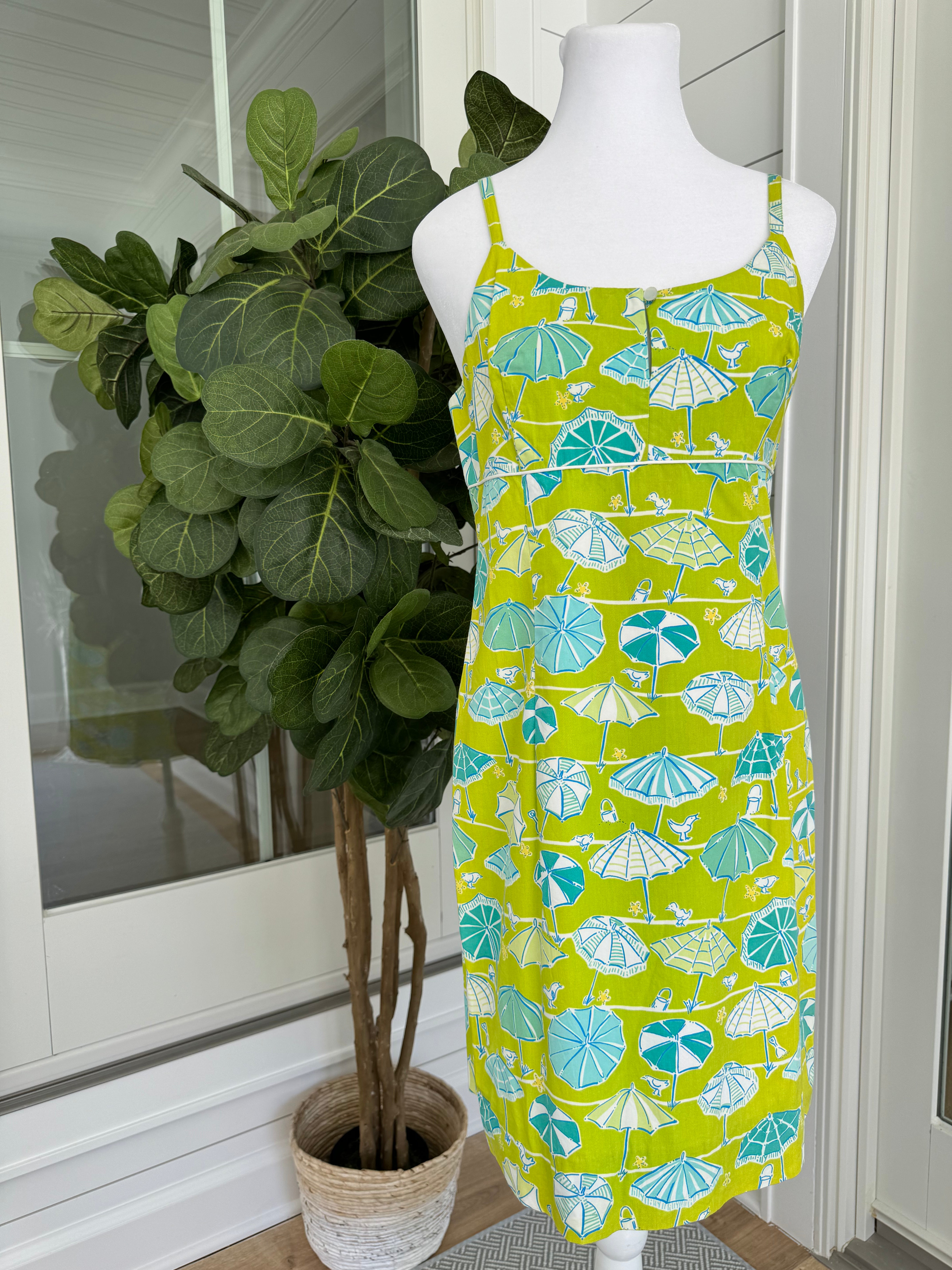 Lilly Pulitzer White Label Vintage Umbrella Dress, Green Womens Size 8 in excellent condition — Recycled Lines, Fairfield CT | Premium Sustainable Consignment