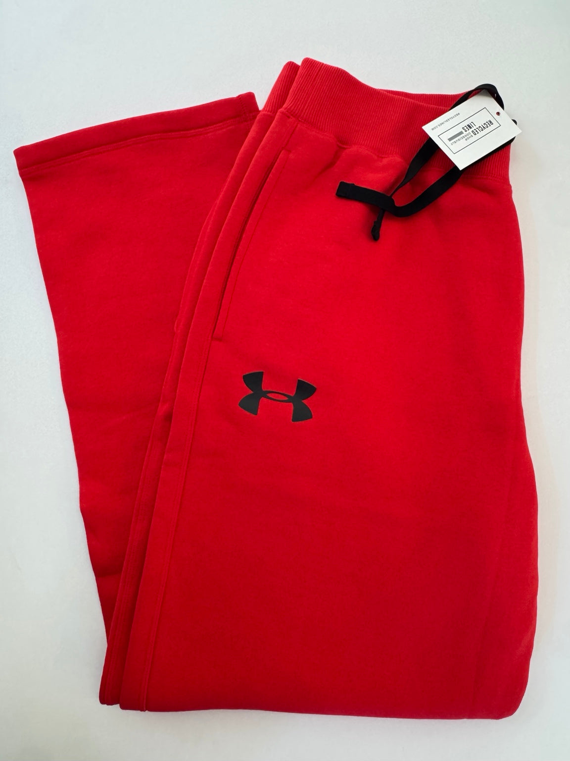 Under Armour red men's XL sweatpants with black logo and drawstring, item P9616