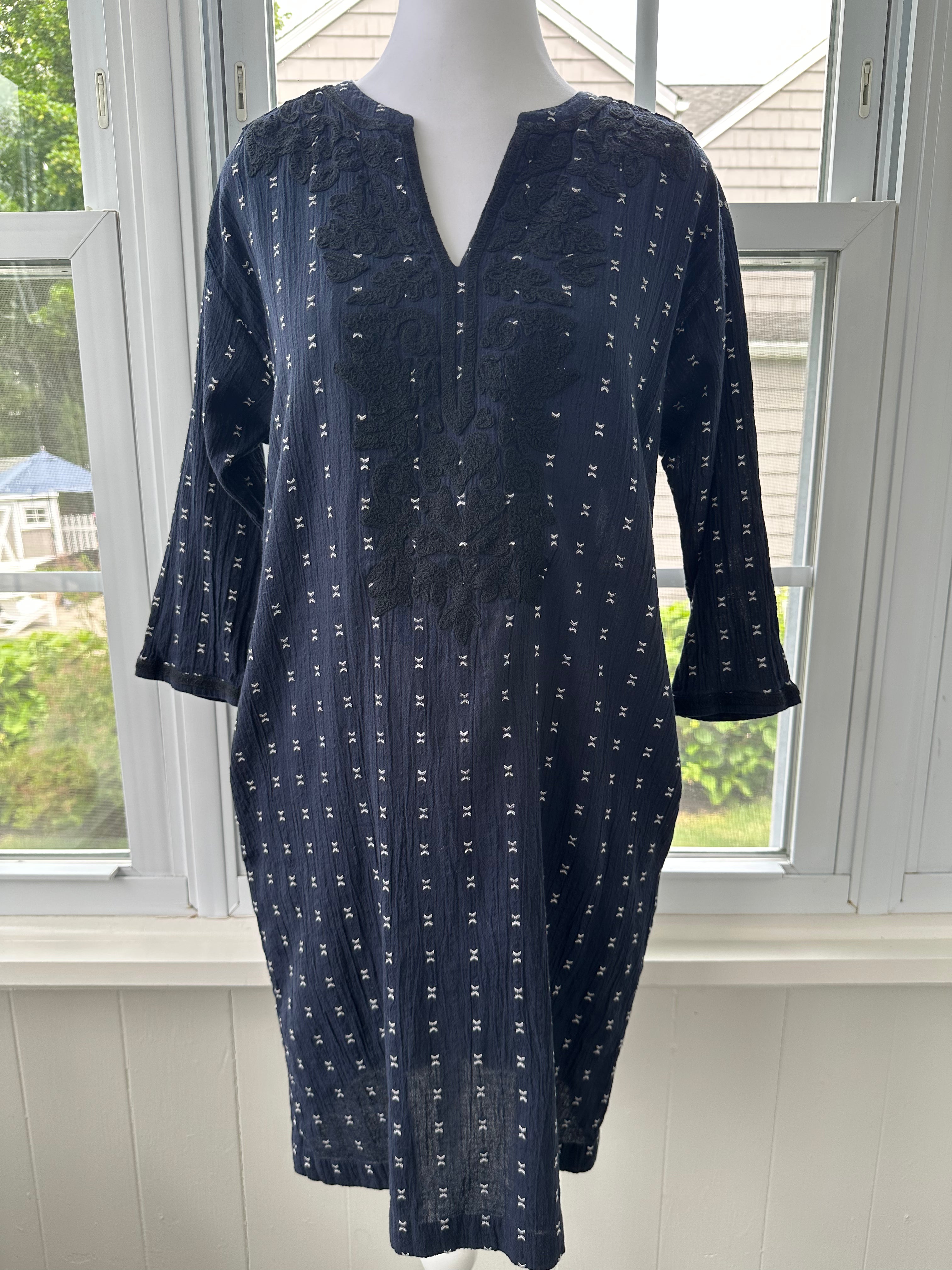 Roller Rabbit Tunic, Navy Womens Size S in excellent condition — Recycled Lines, Fairfield CT | Premium Sustainable Consignment
