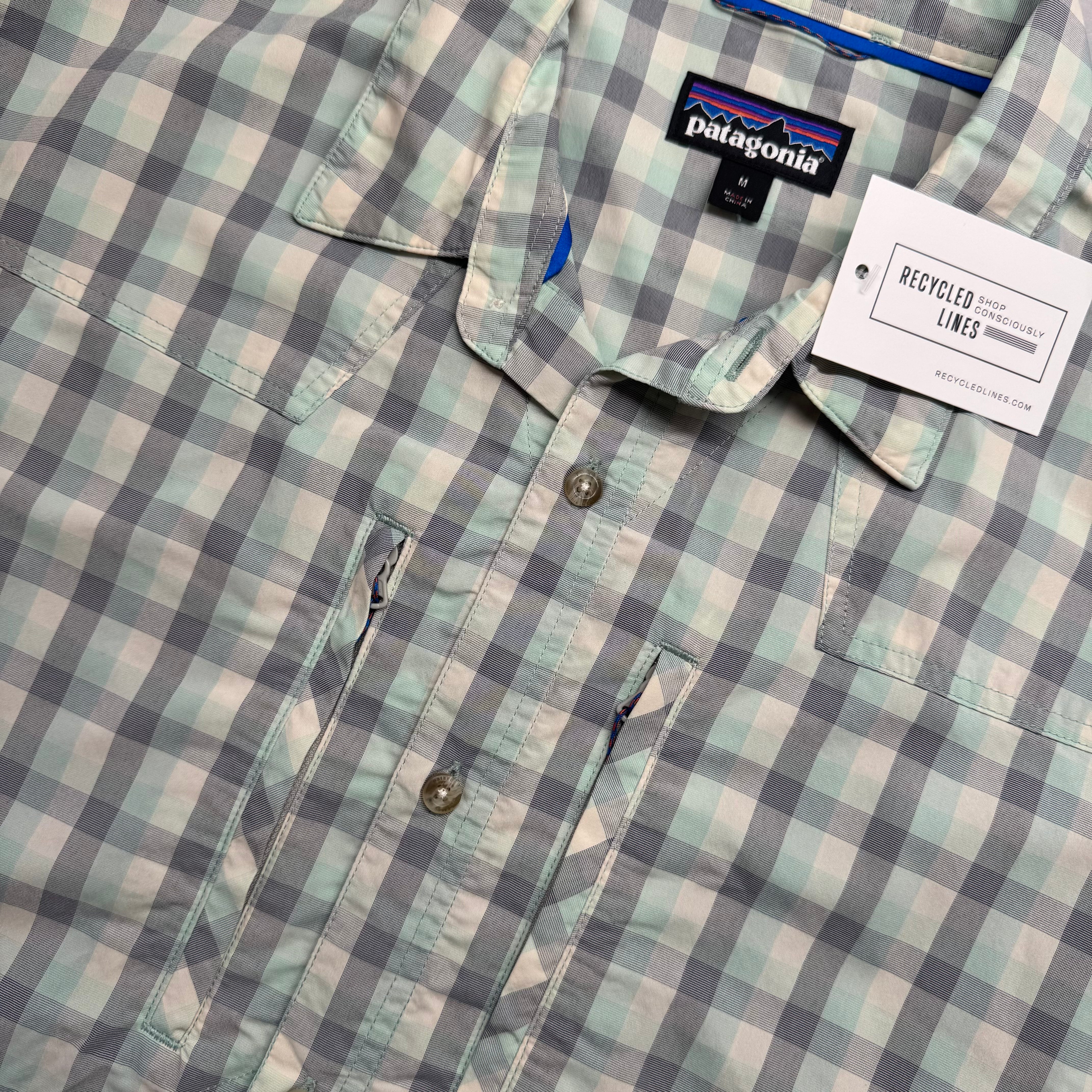 Patagonia Performance Button Down, Mint/Navy Mens Size M in excellent condition — Recycled Lines, Fairfield CT | Premium Sustainable Consignment