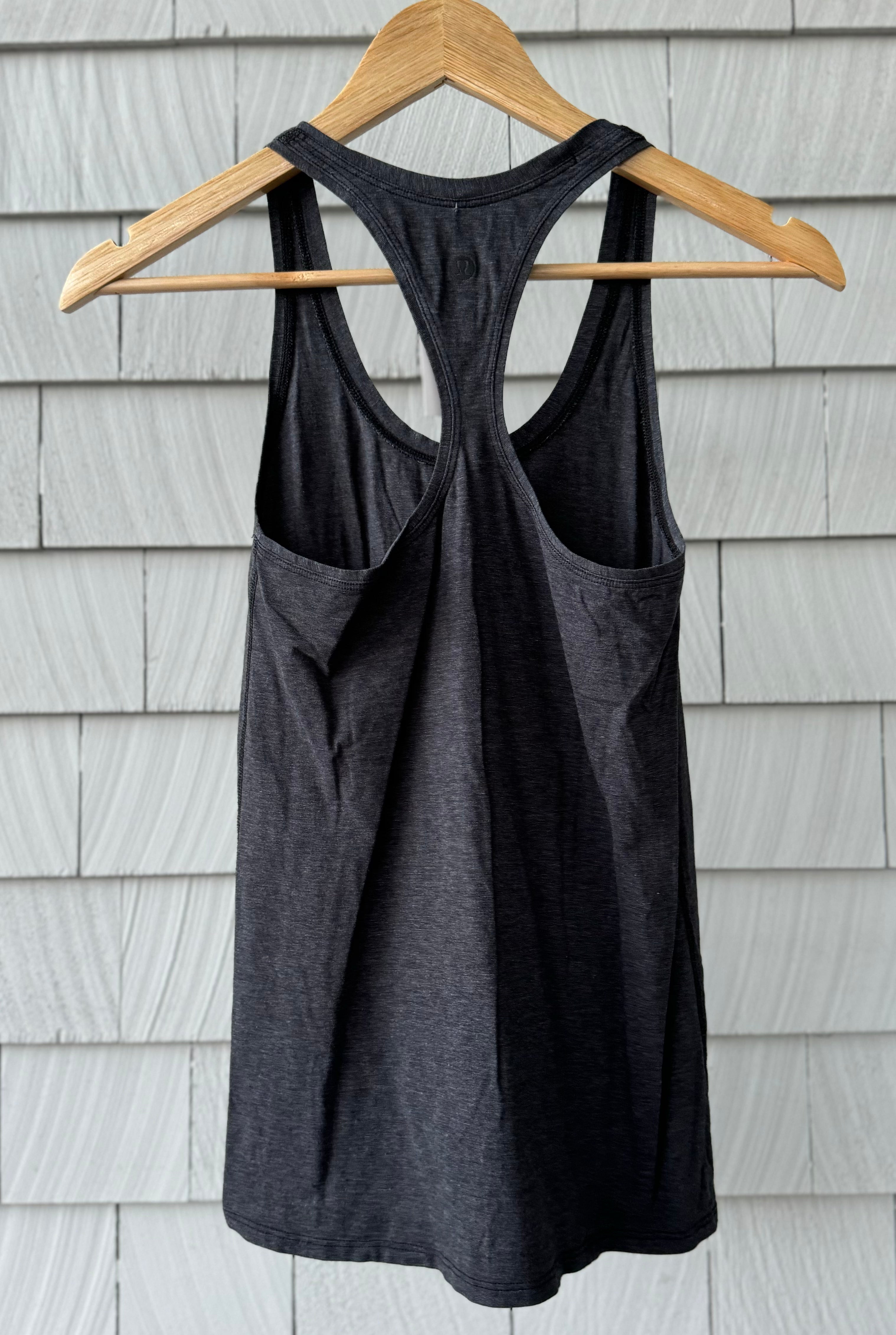 Lululemon Tank Top, Charcoal Womens Size 6?