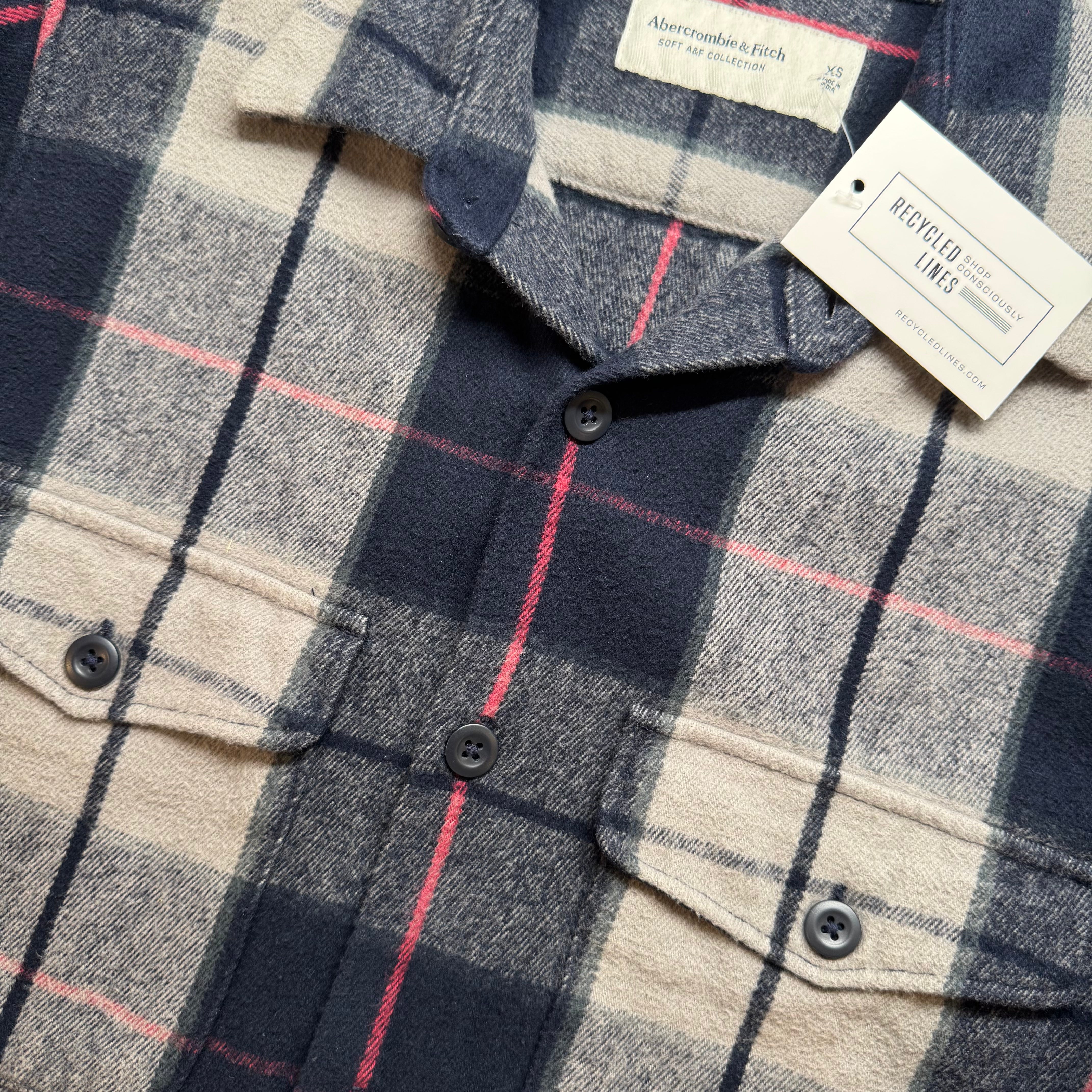 Abercrombie and Fitch Fleece Button Up, Navy Plaid Mens XS in excellent condition — Recycled Lines, Fairfield CT | Premium Sustainable Consignment