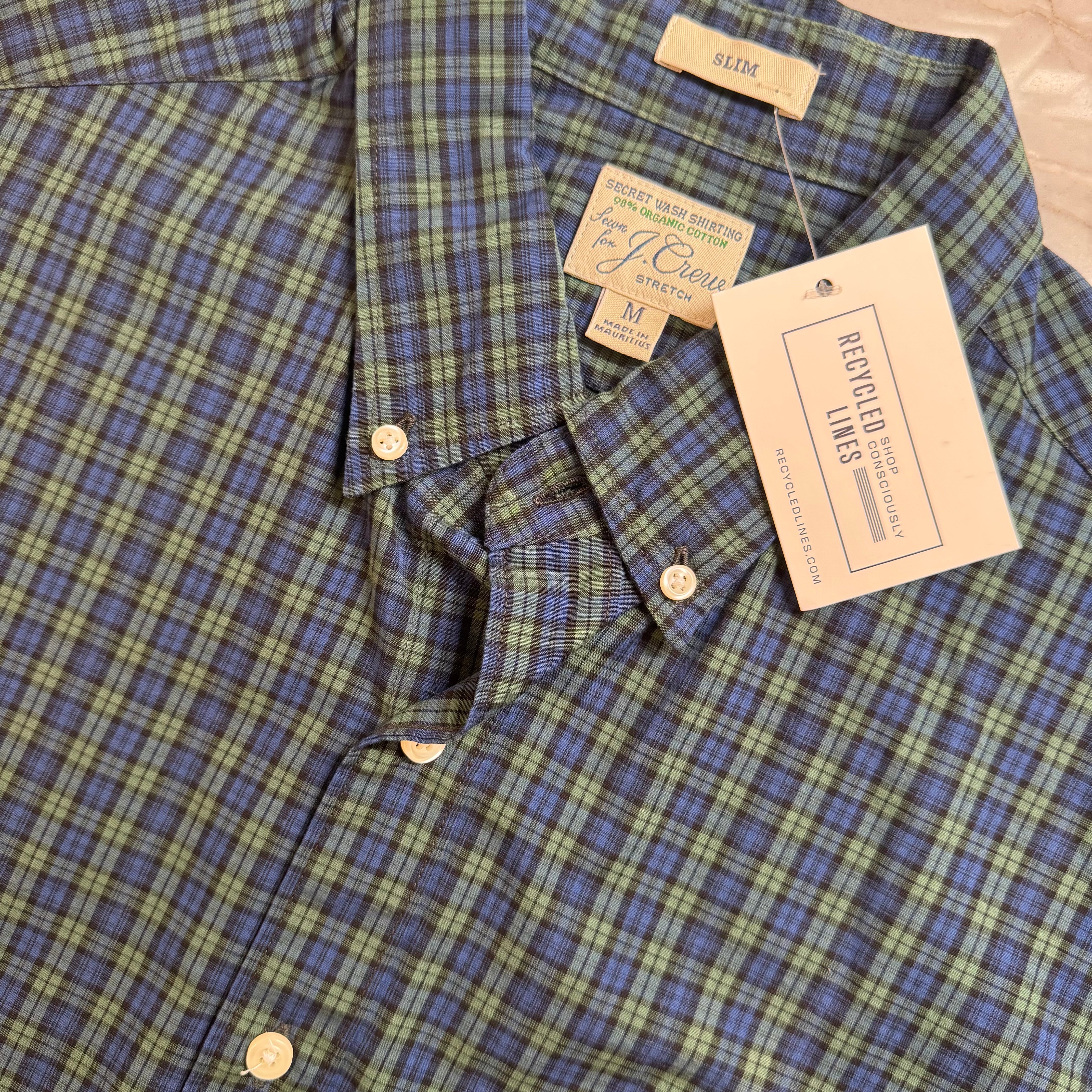 J.Crew Button Down, Navy/Green Mens Size M Slim in excellent condition — Recycled Lines, Fairfield CT | Premium Sustainable Consignment
