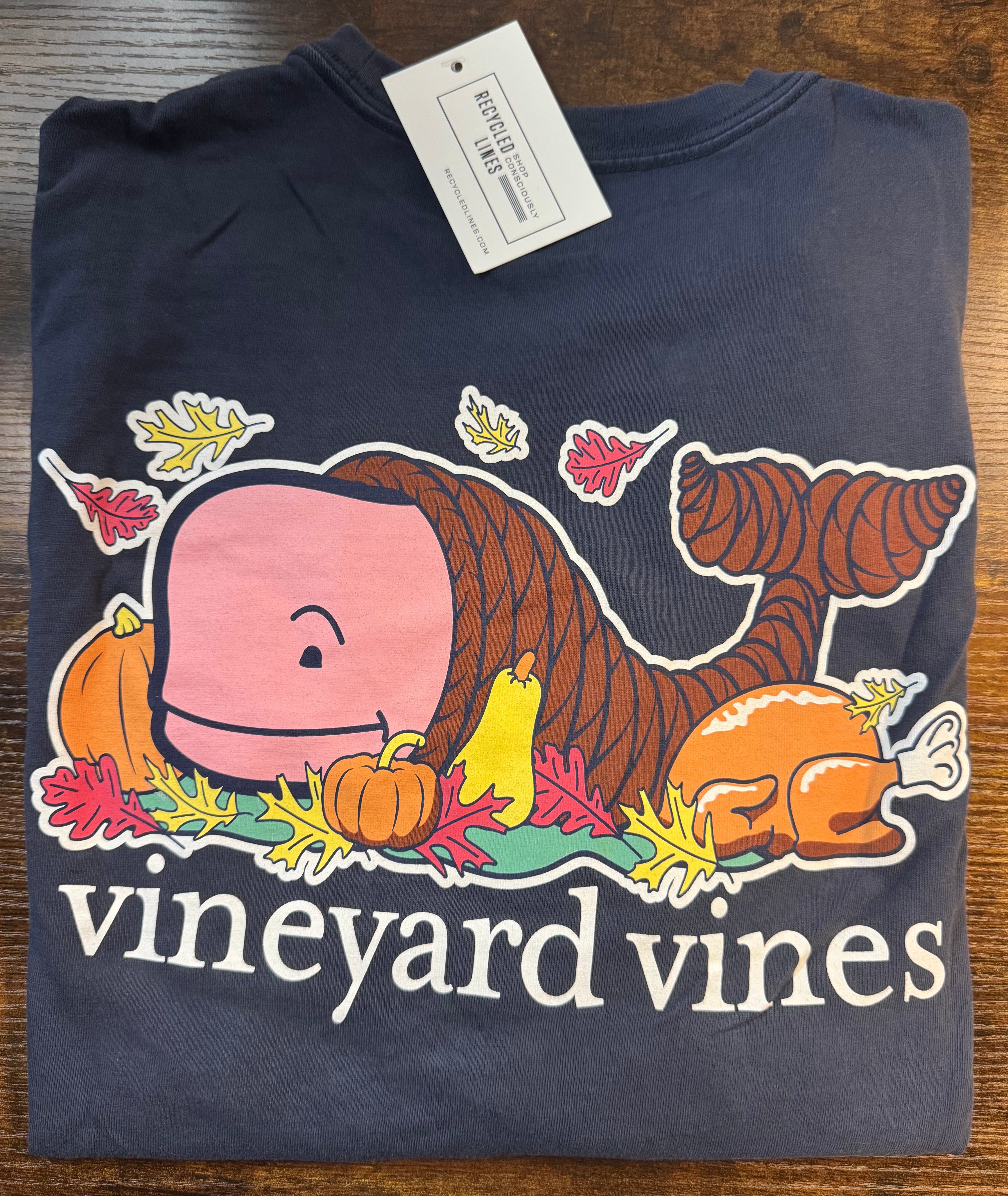 Vineyard Vines Thanksgiving Tee, Navy Mens Size XS in excellent condition — Recycled Lines, Fairfield CT | Premium Sustainable Consignment