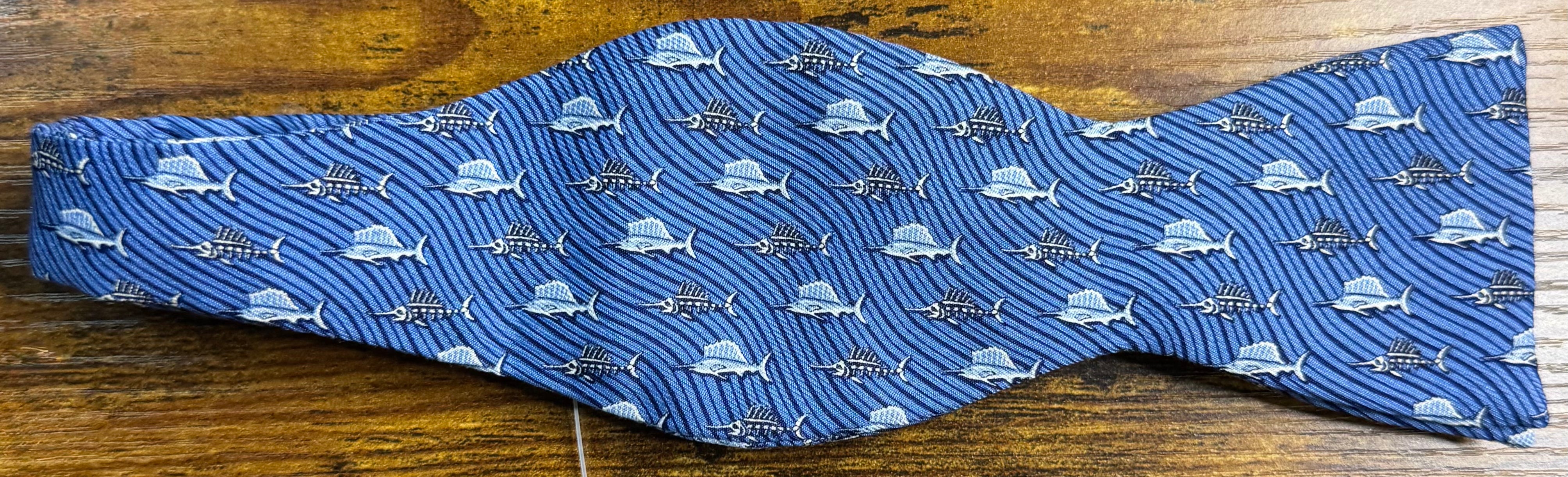 Vineyard Vines NWT Swordfish Bowtie, Blue Mens