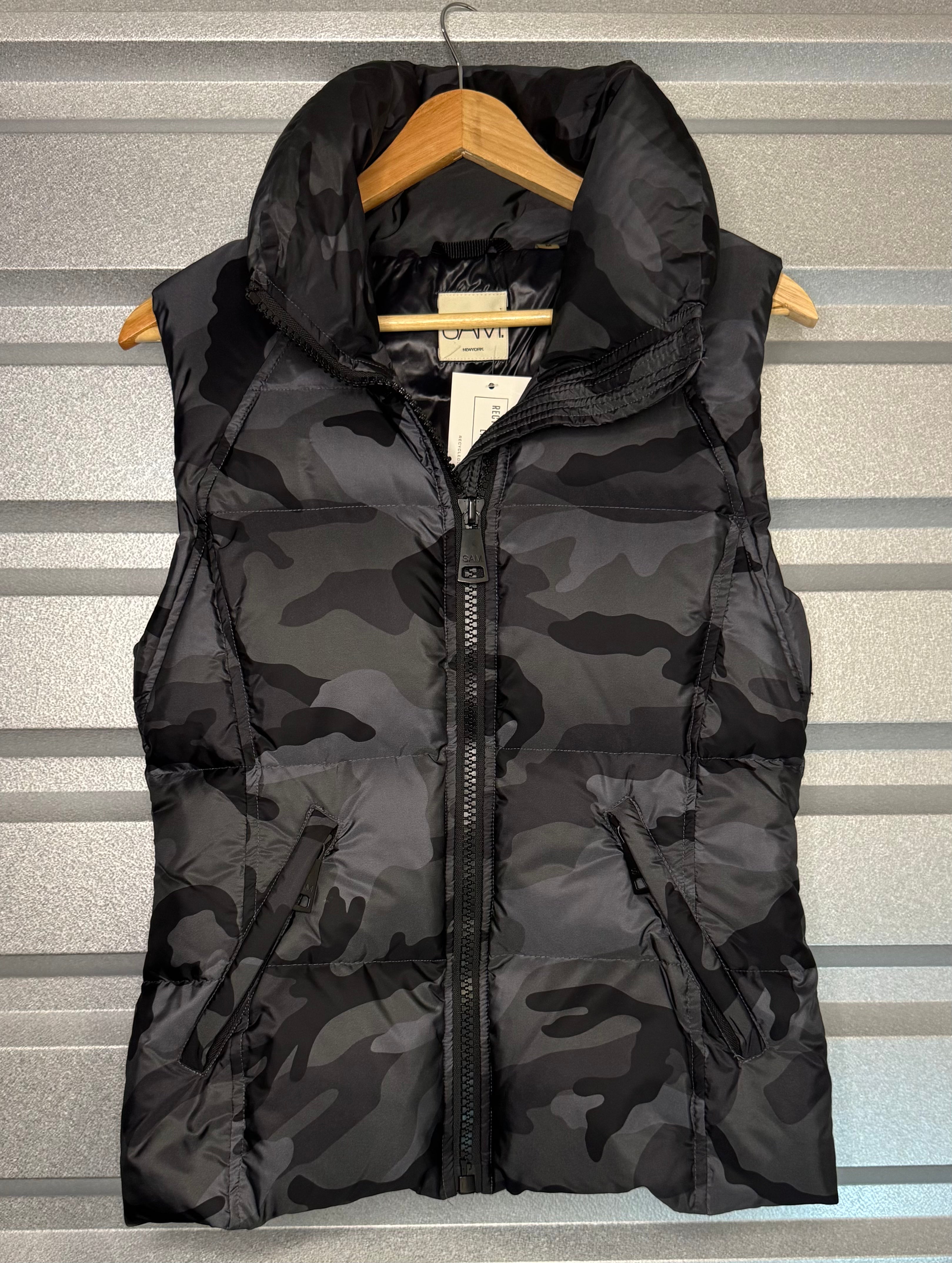 SAM Camo Puffer Vest, Black/Gray Womens Size M