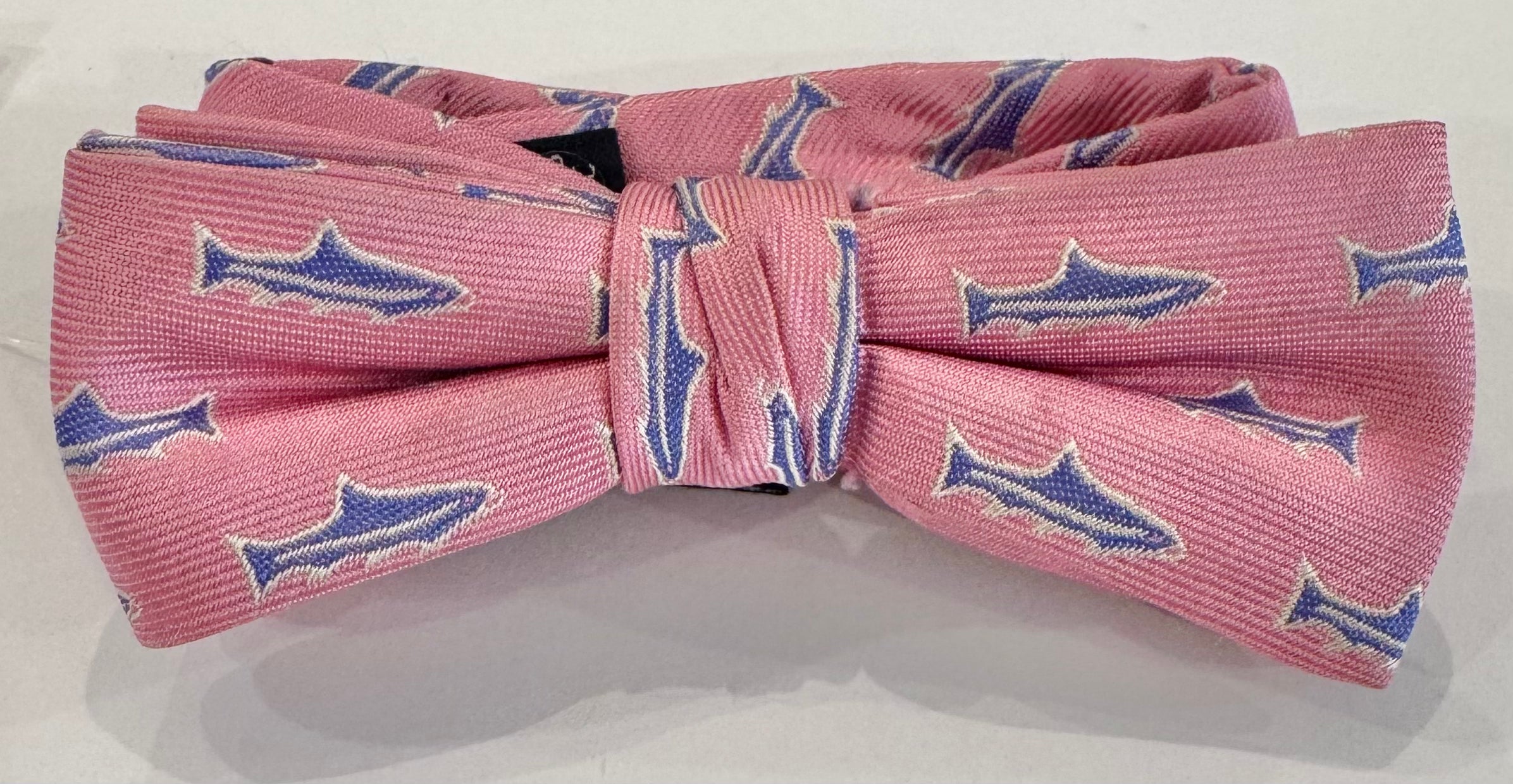 Collard Greens Fish Bowtie, Pink Boys