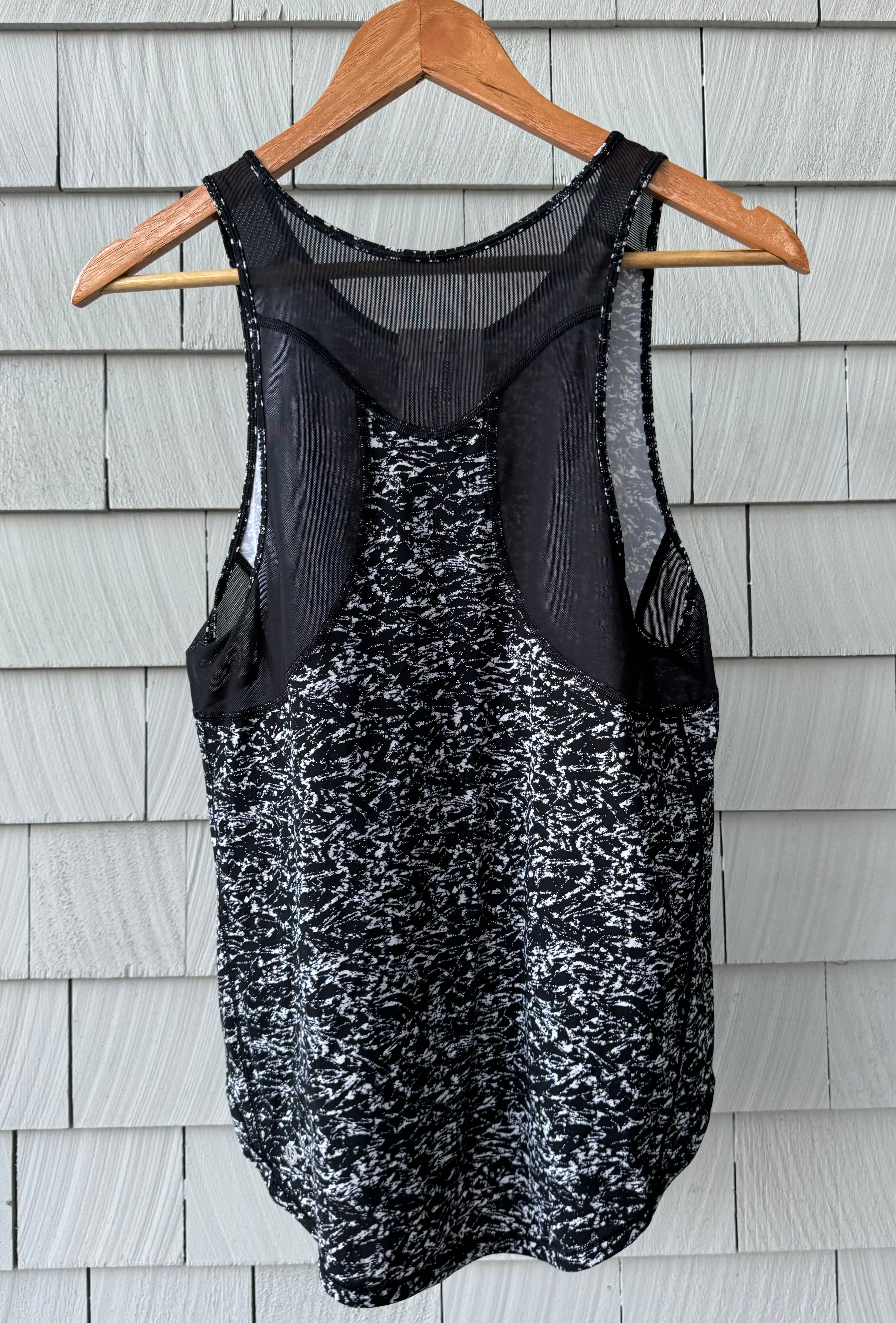 Lululemon Tank Top, Black/White Womens Size 6?