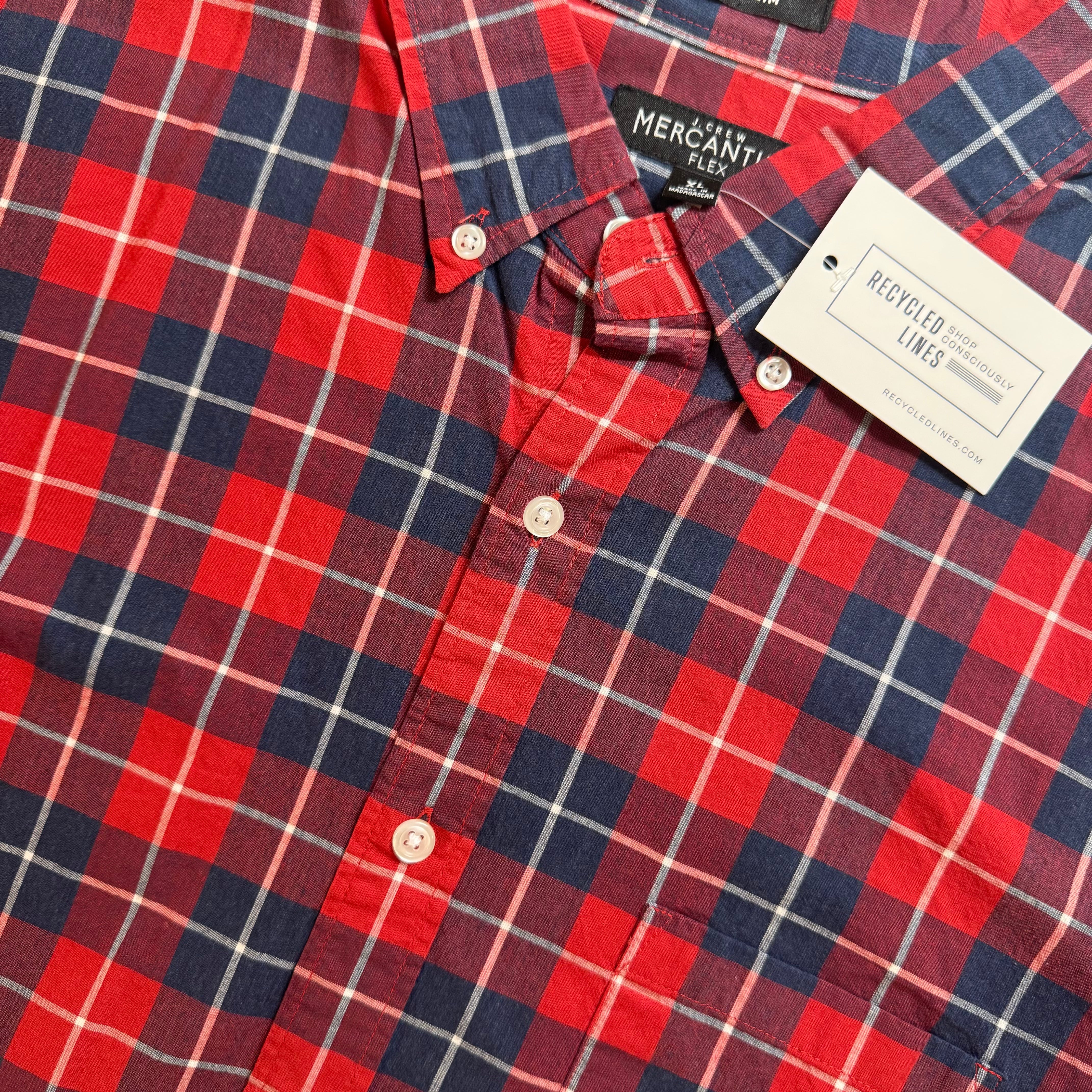 J.Crew Button Down, Navy/Red Mens Size XL in excellent condition — Recycled Lines, Fairfield CT | Premium Sustainable Consignment