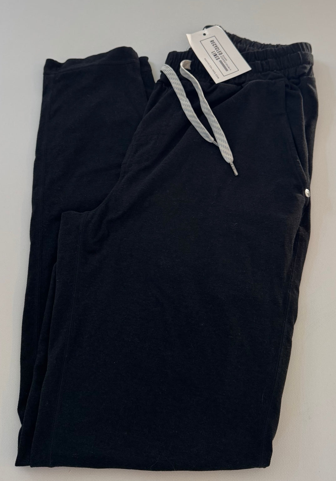 Vuori charcoal men's size small joggers with drawstring waistband, item P10916