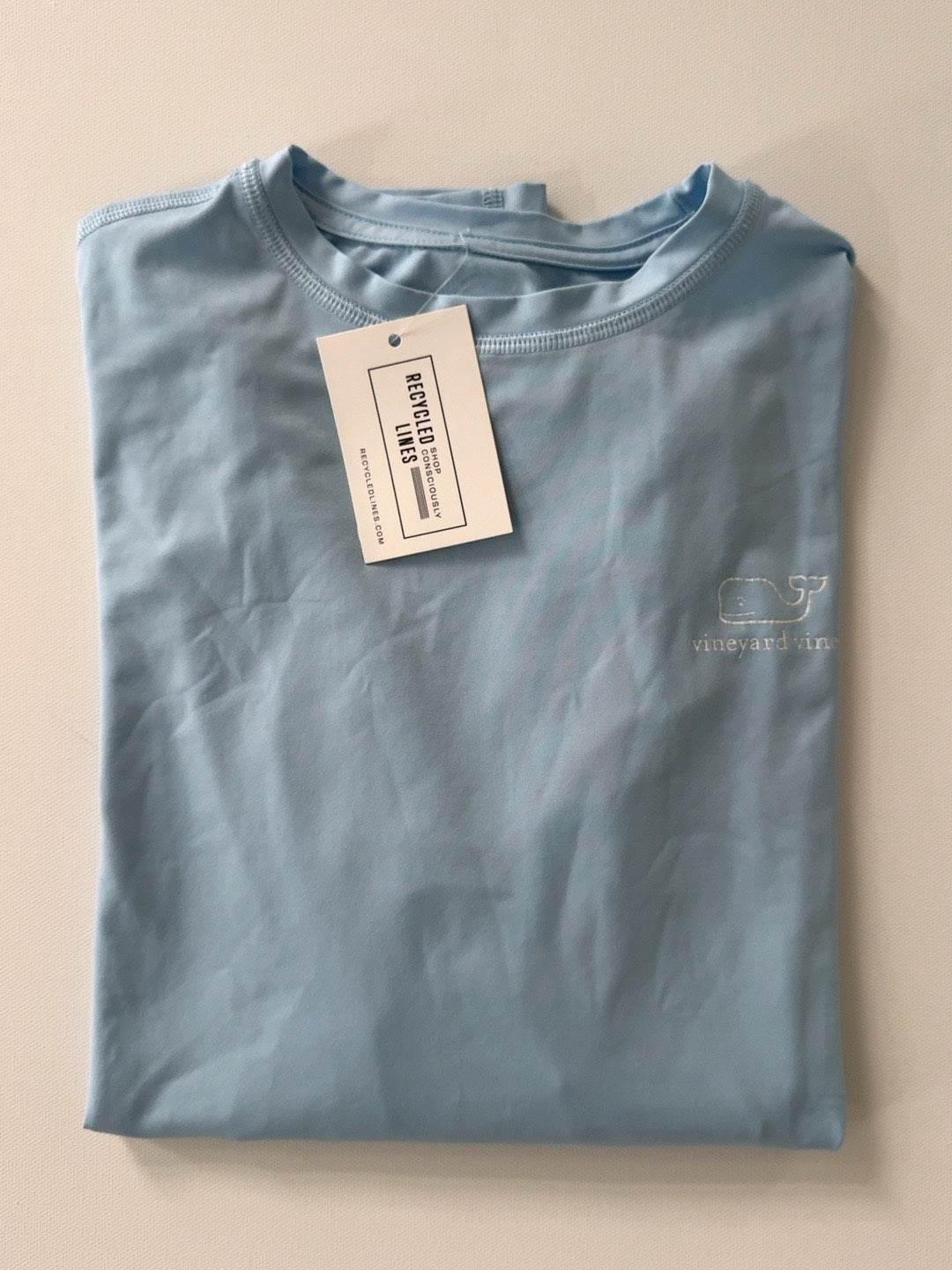 Vineyard Vines light blue performance tee boys size L 16 folded front