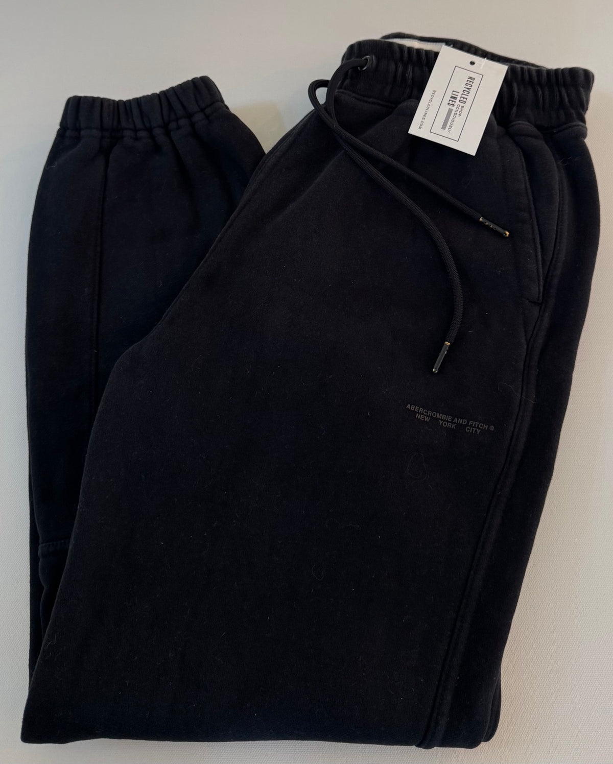 Abercrombie black men's XS sweatpants with drawstring waistband, item P11189
