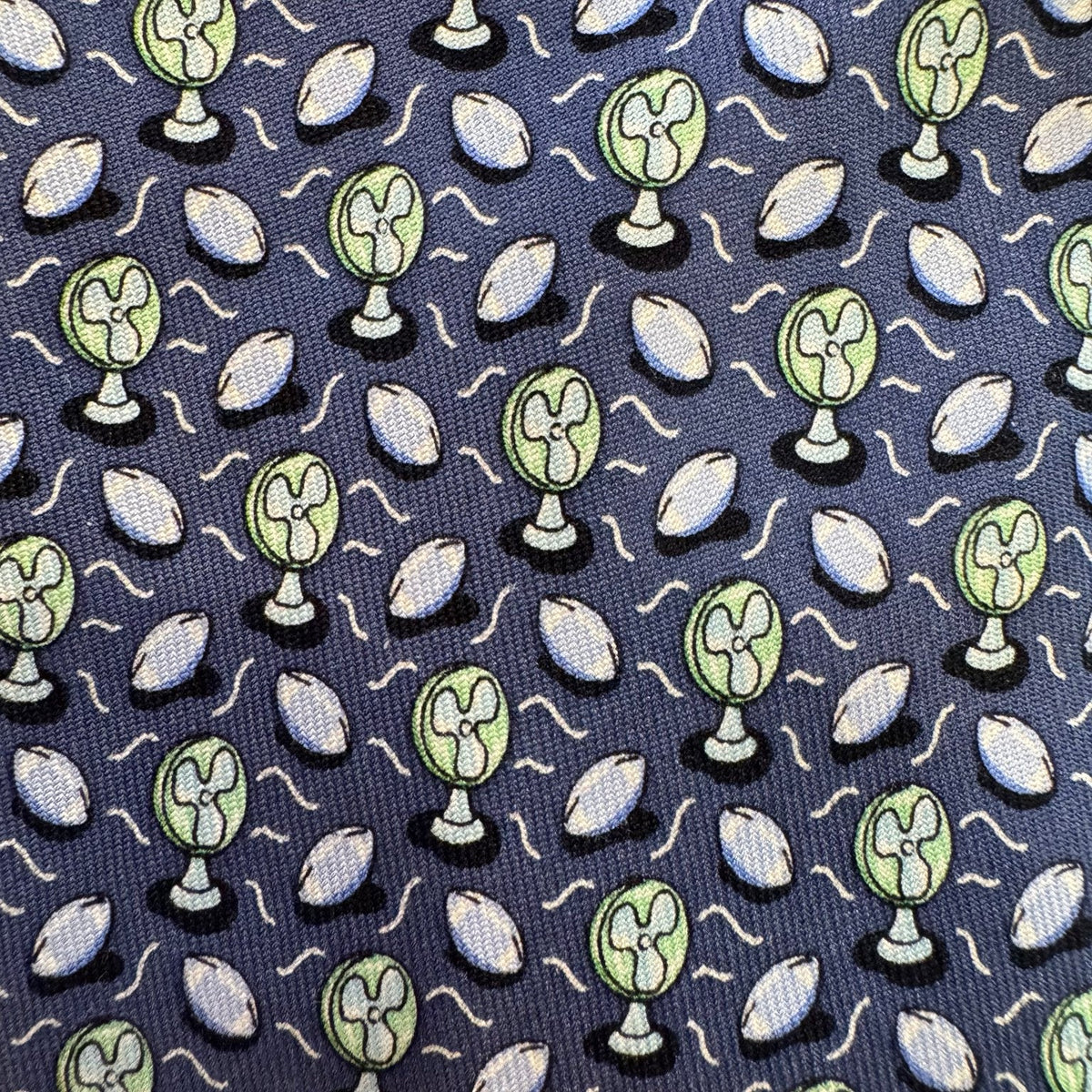 Vineyard Vines Football Fan Tie Navy Boys P11217
