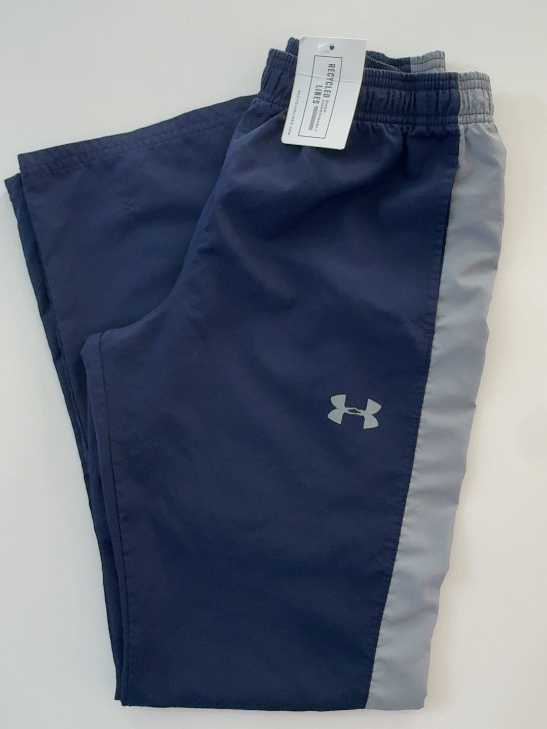 Under Armour navy lightweight athletic pants boys size L with gray side stripe